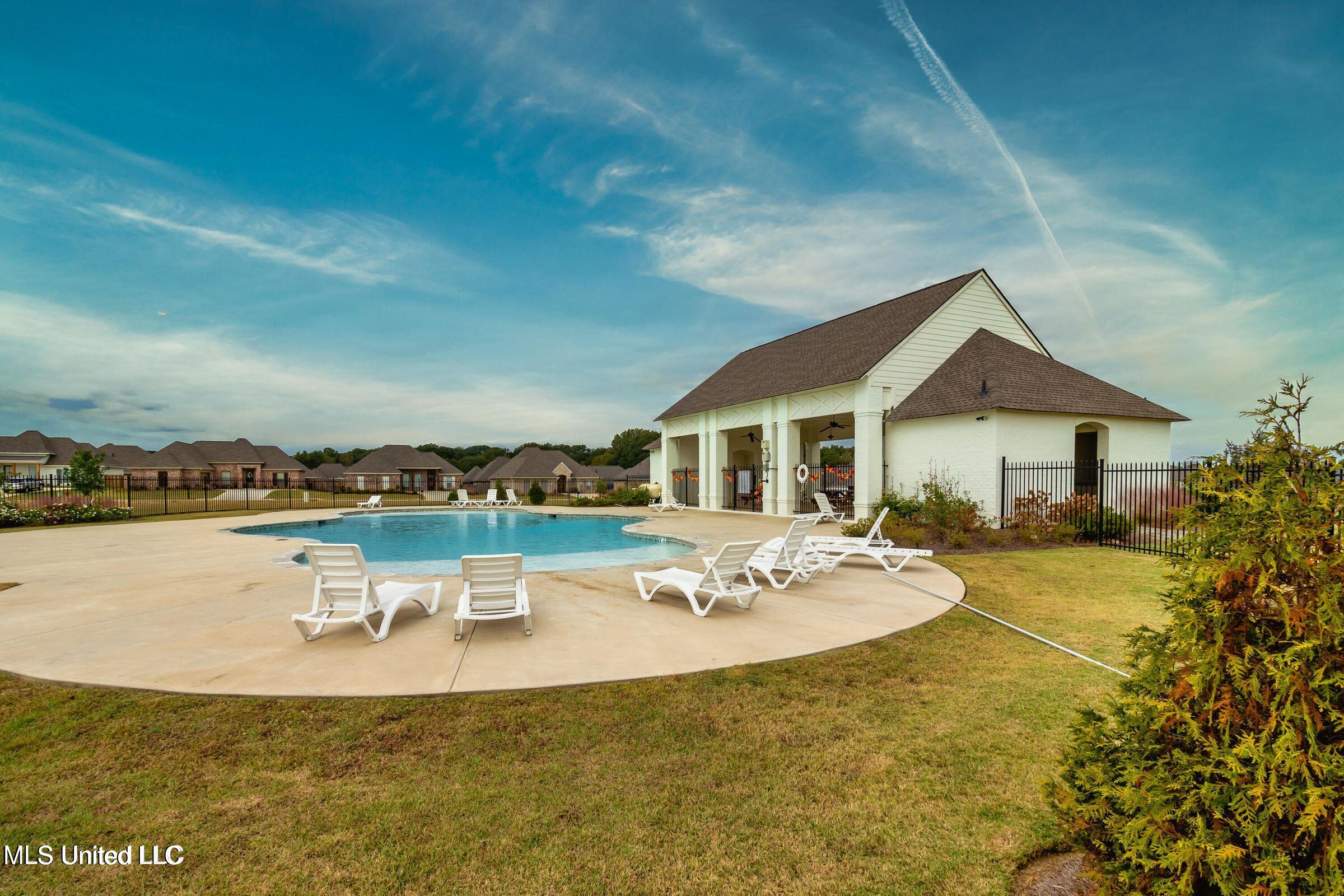 416 Aurora Circle