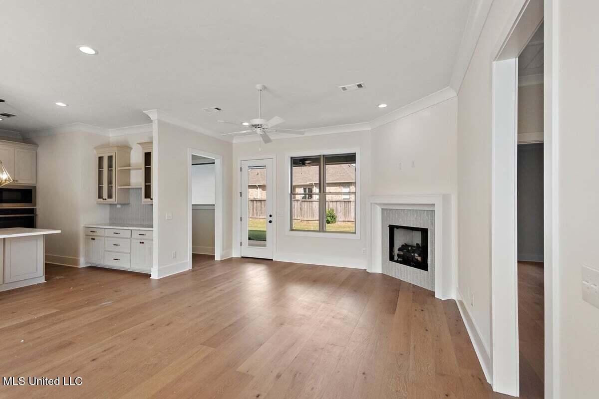 416 Aurora Circle