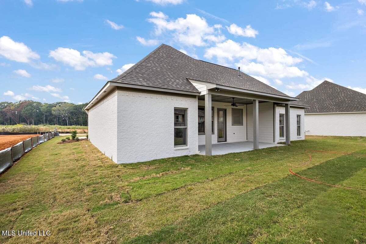 416 Aurora Circle