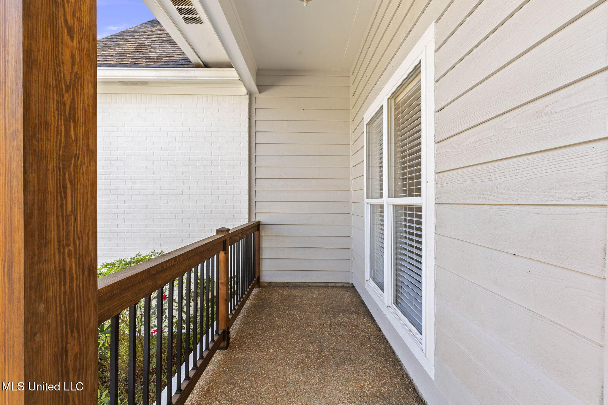 889 N Deerfield Drive