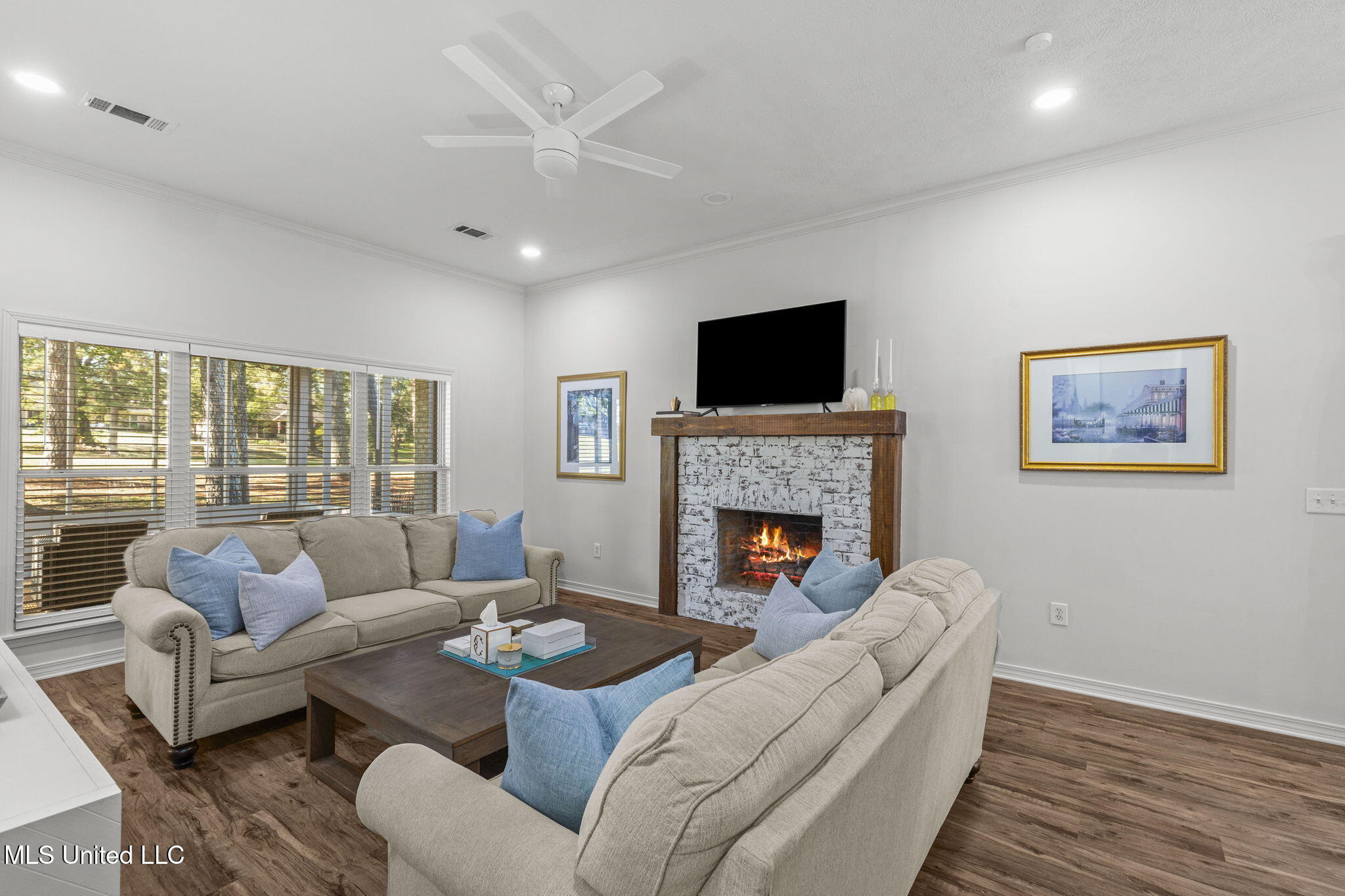 889 N Deerfield Drive