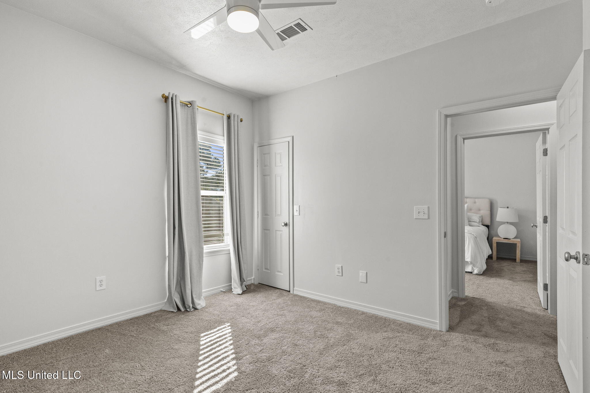 889 N Deerfield Drive