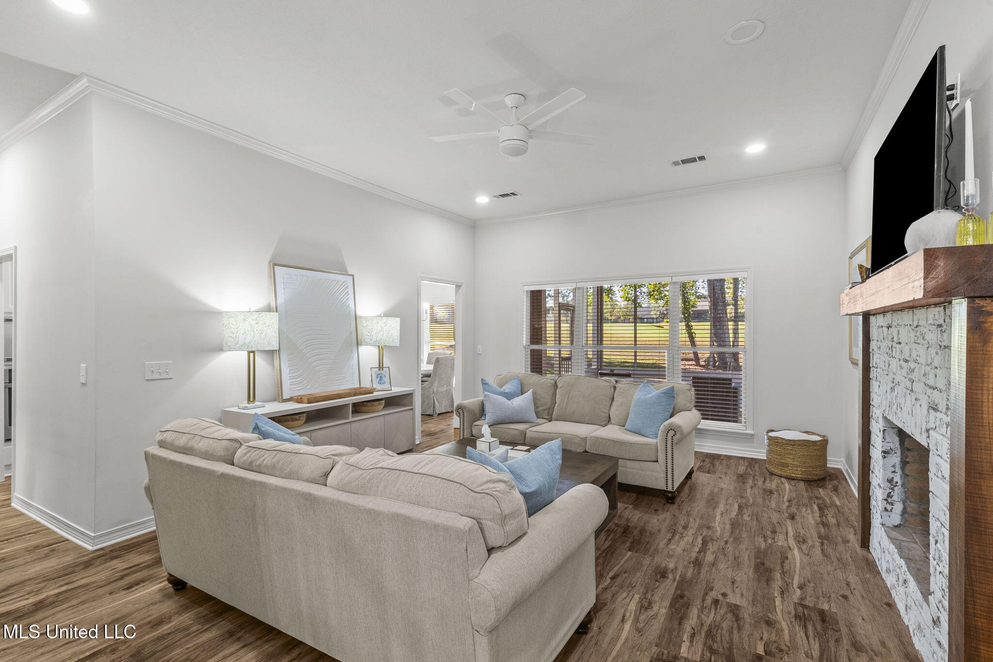 889 N Deerfield Drive