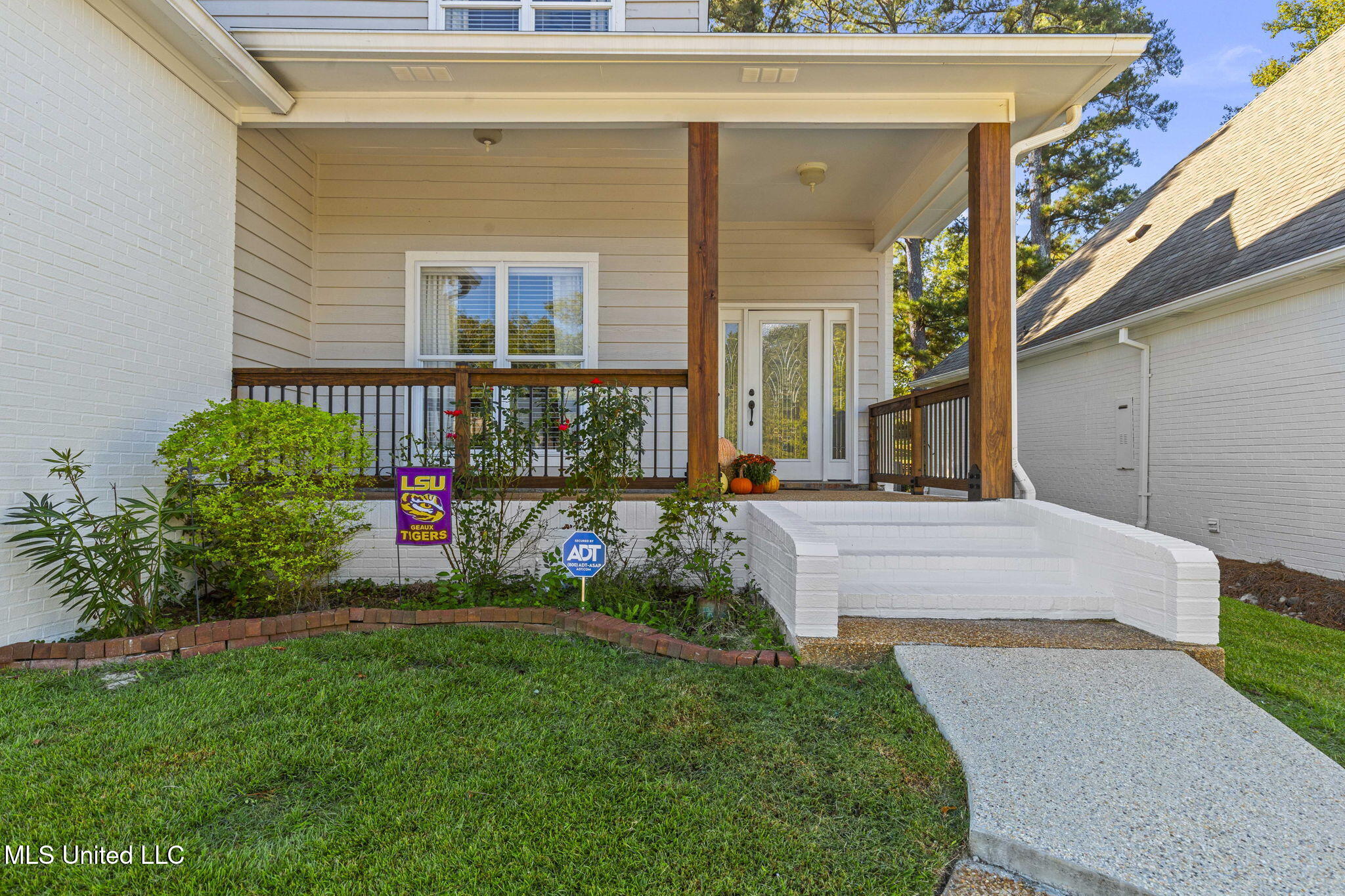 889 N Deerfield Drive