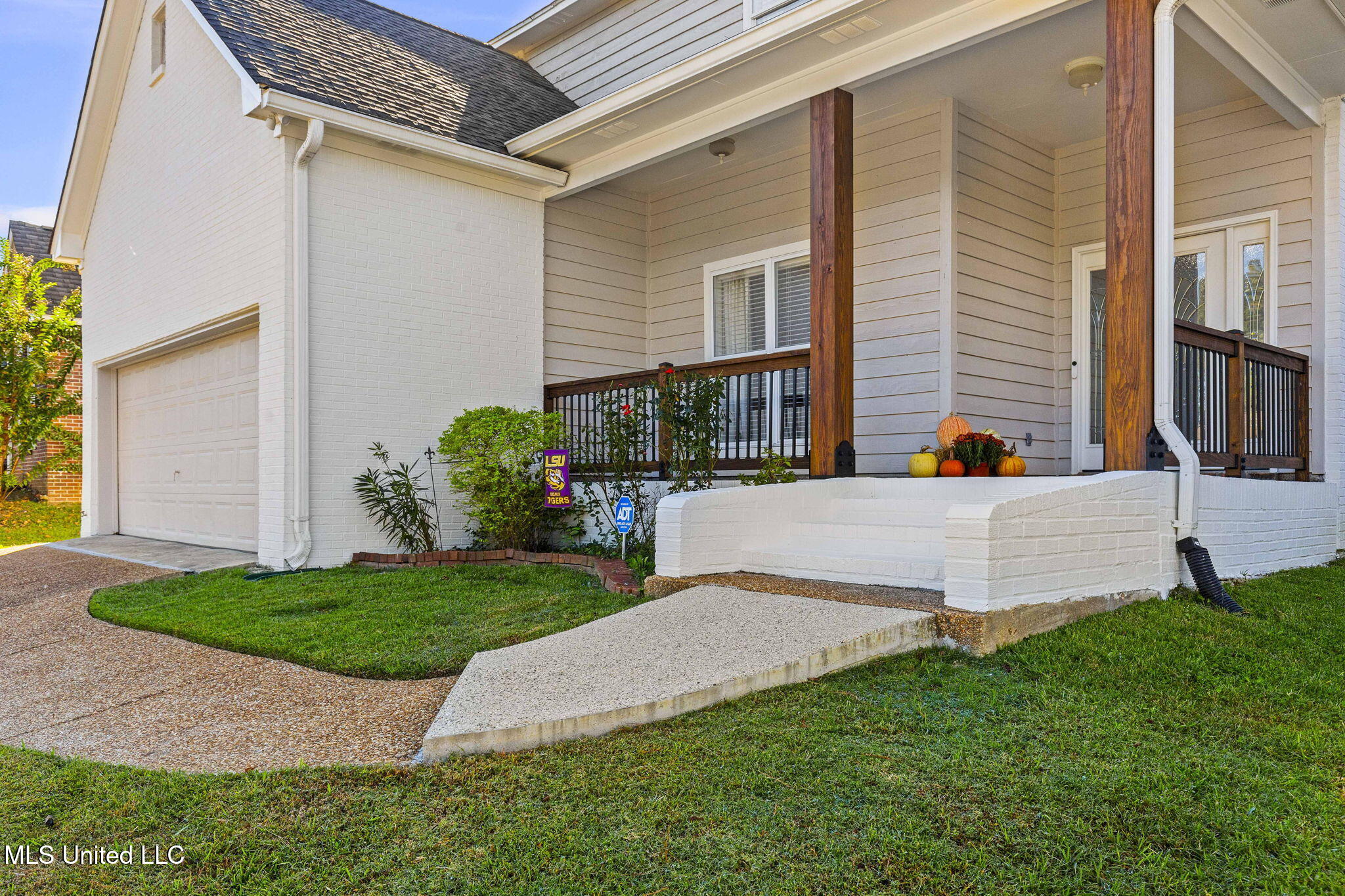889 N Deerfield Drive