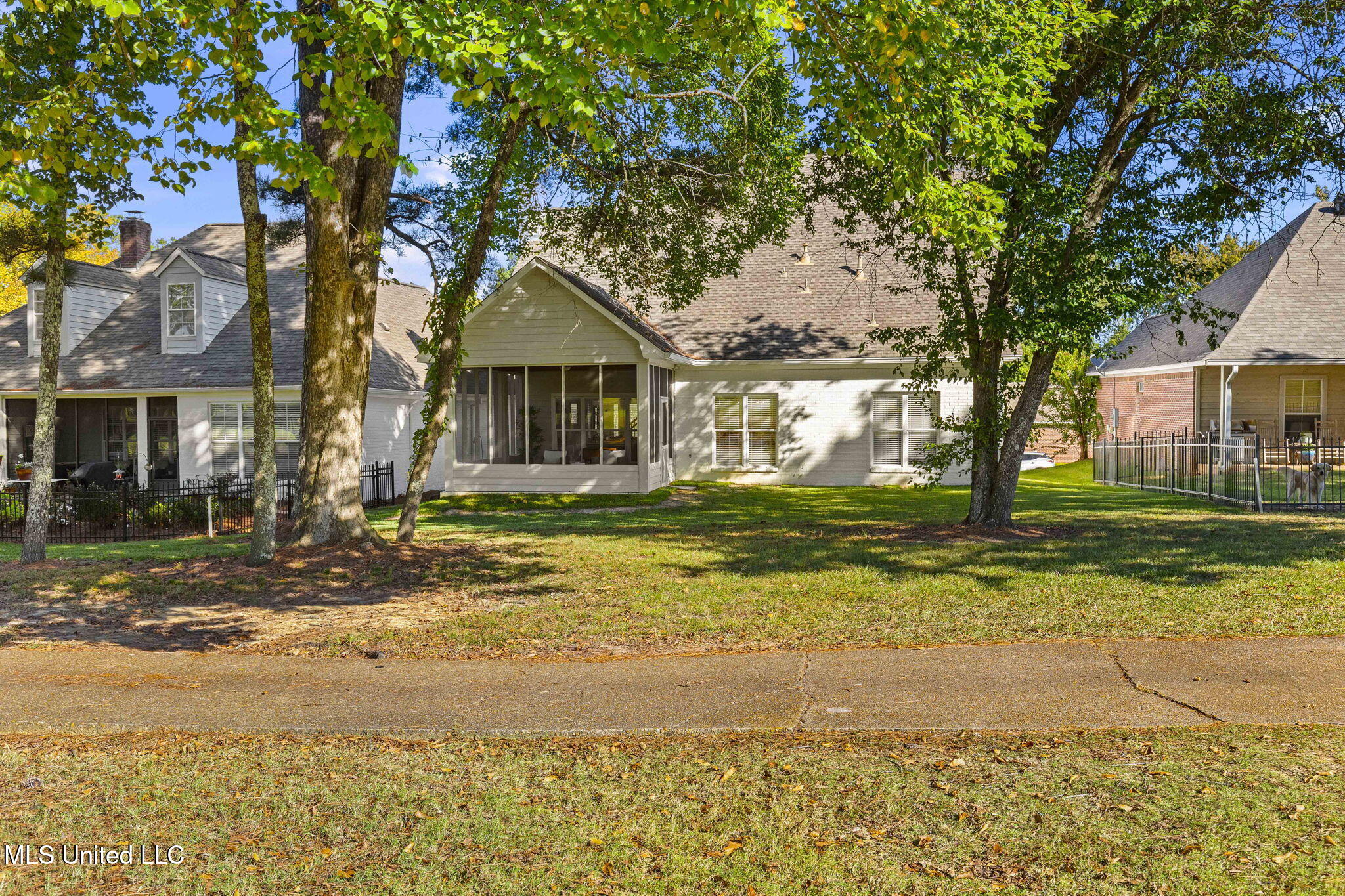 889 N Deerfield Drive