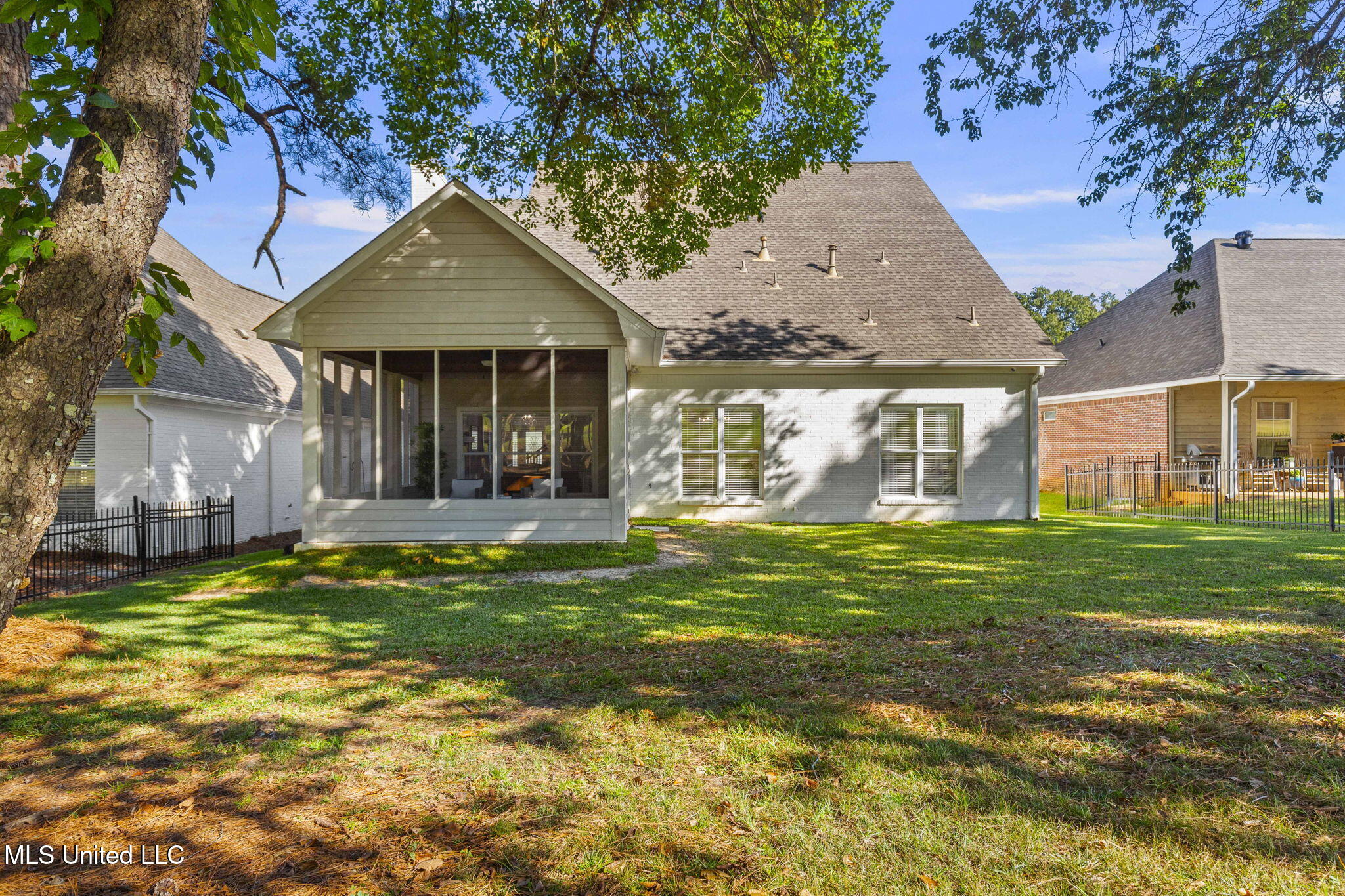 889 N Deerfield Drive