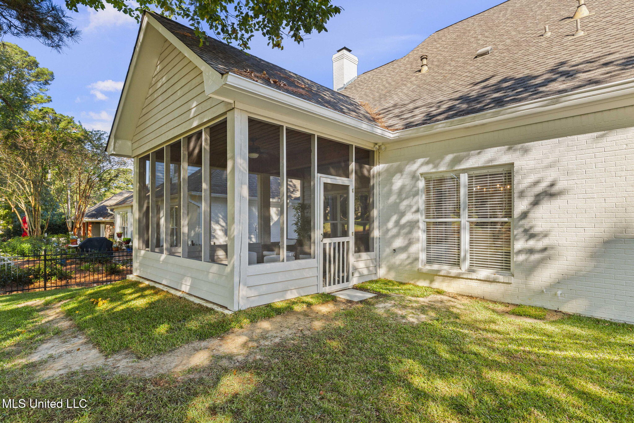 889 N Deerfield Drive
