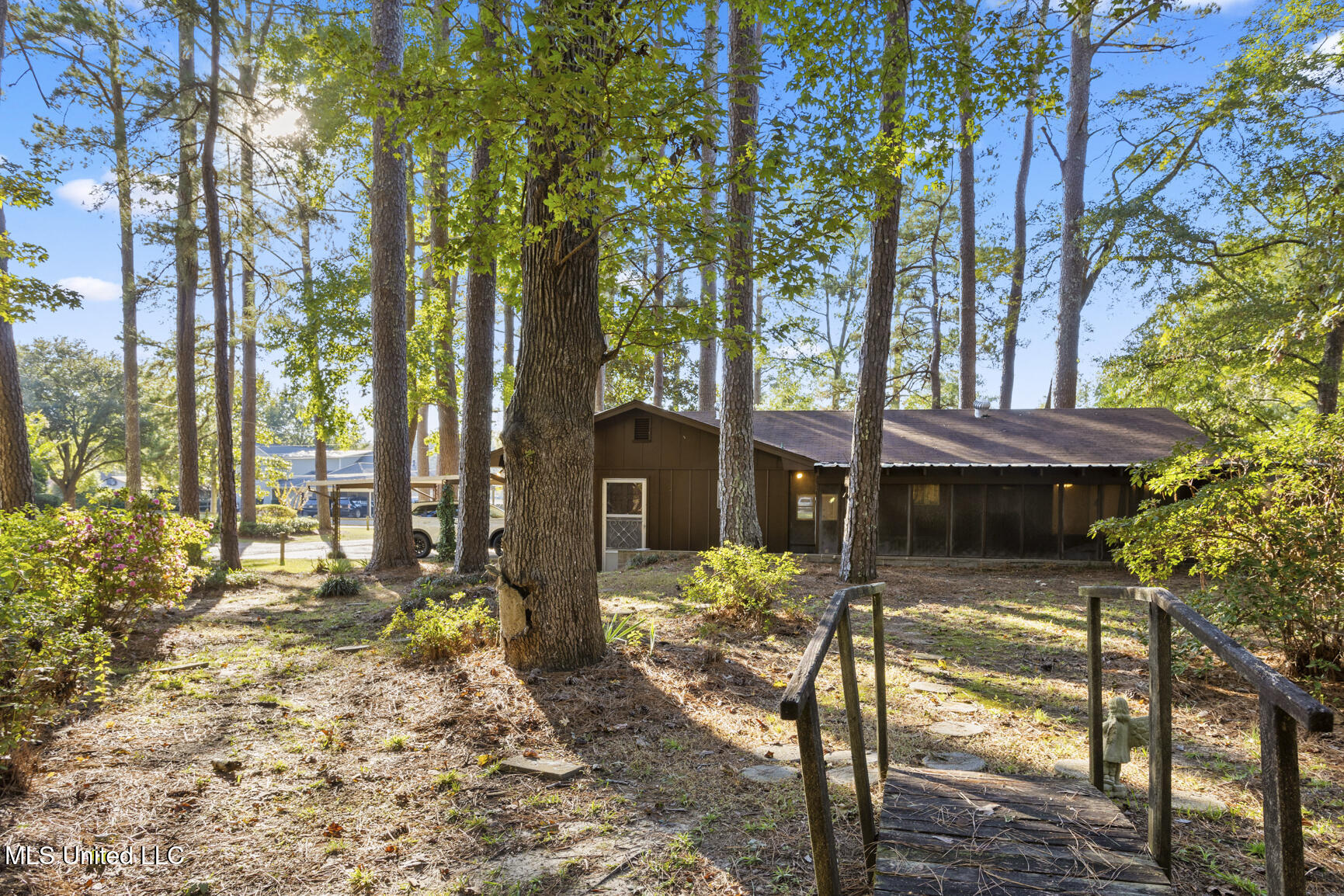 110 Pine Hill Circle