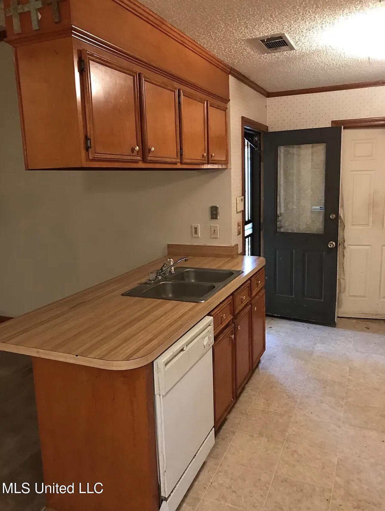 2813 Brookwood Drive