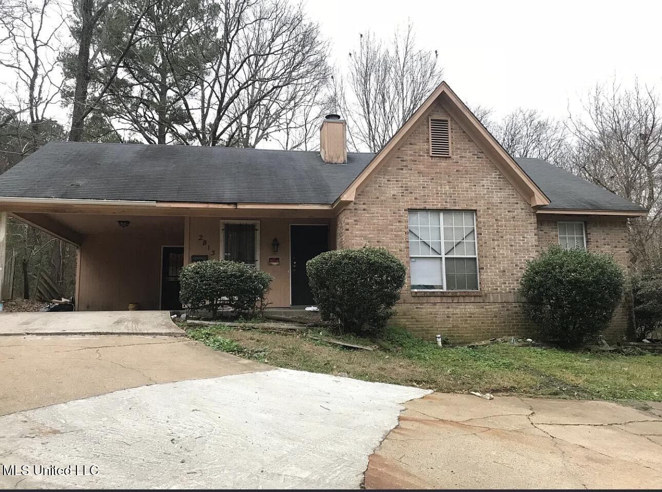 2813 Brookwood Drive