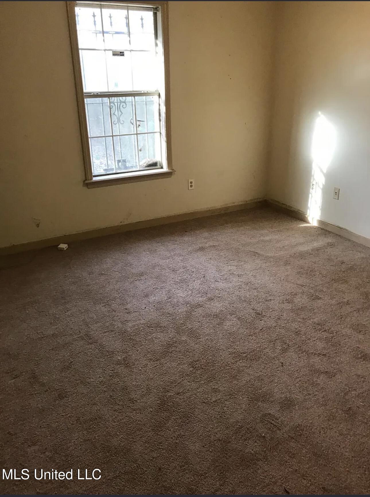 2813 Brookwood Drive