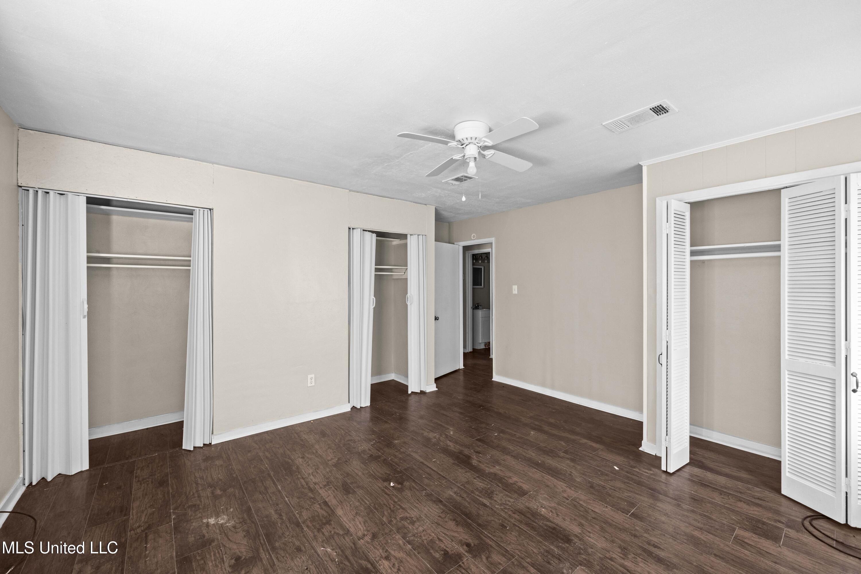 920 Woody Drive