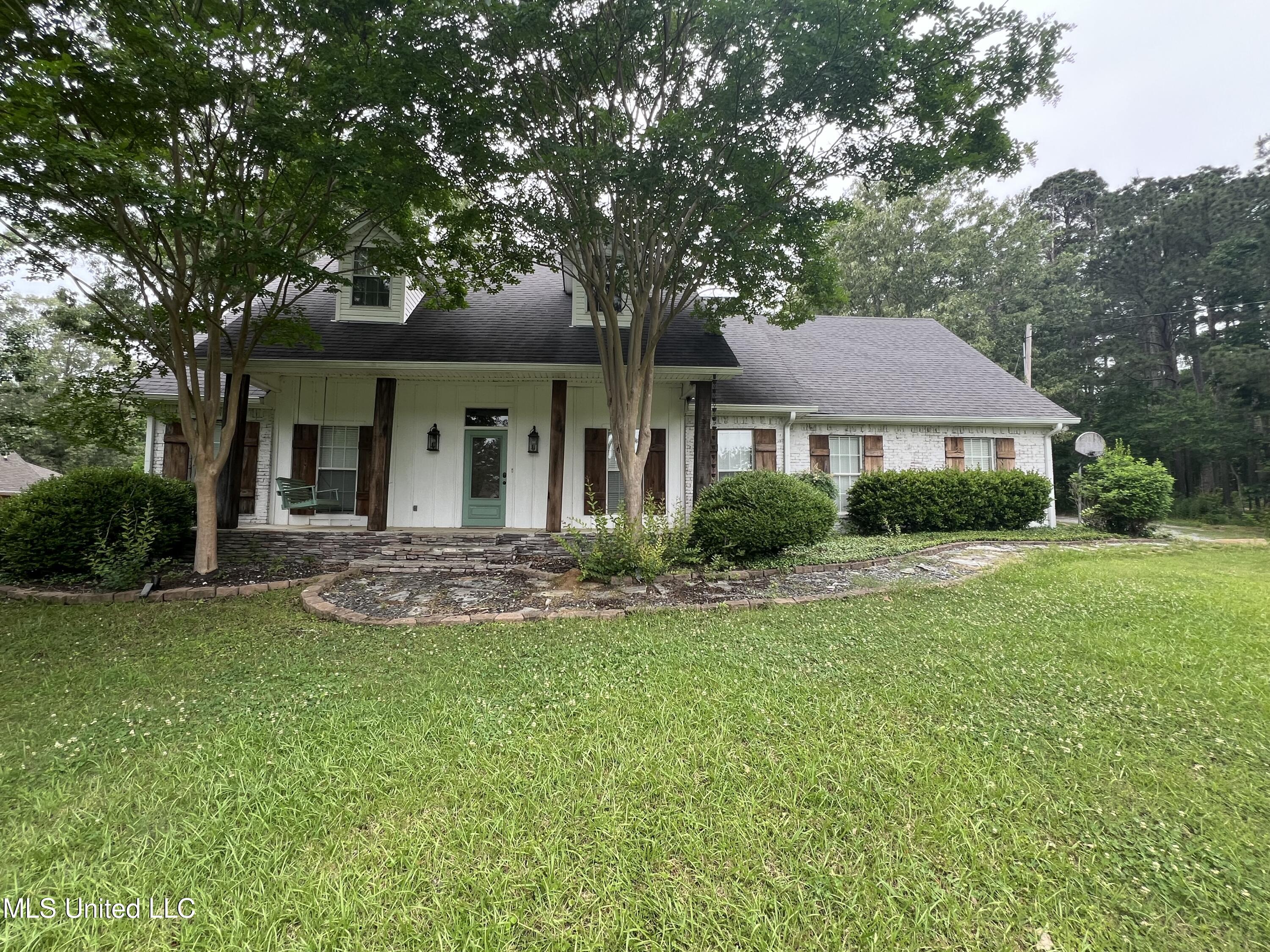 125 Woods Lake Drive