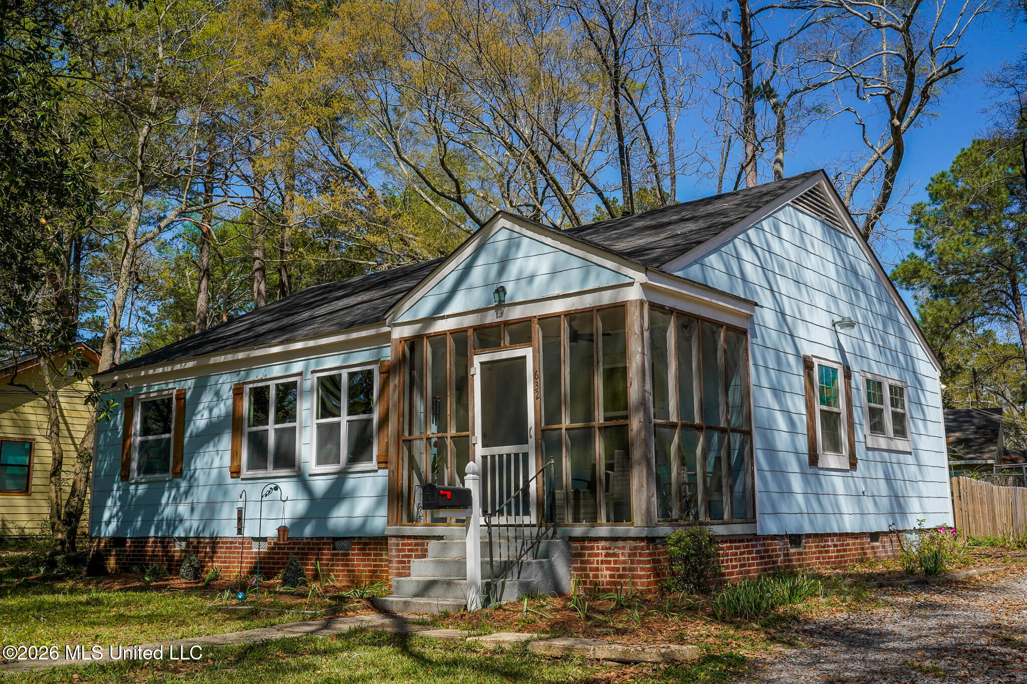 632 Woodbury Road