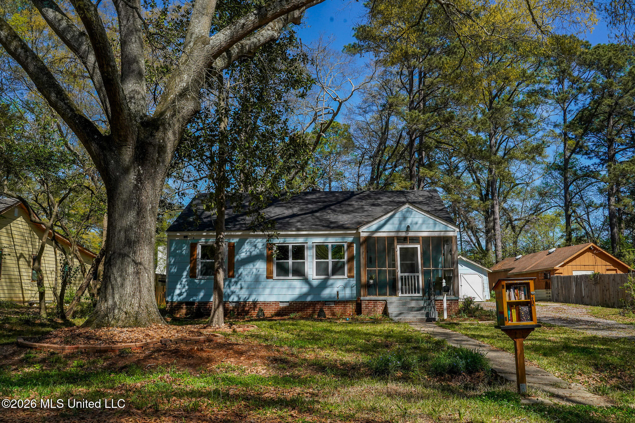 632 Woodbury Road