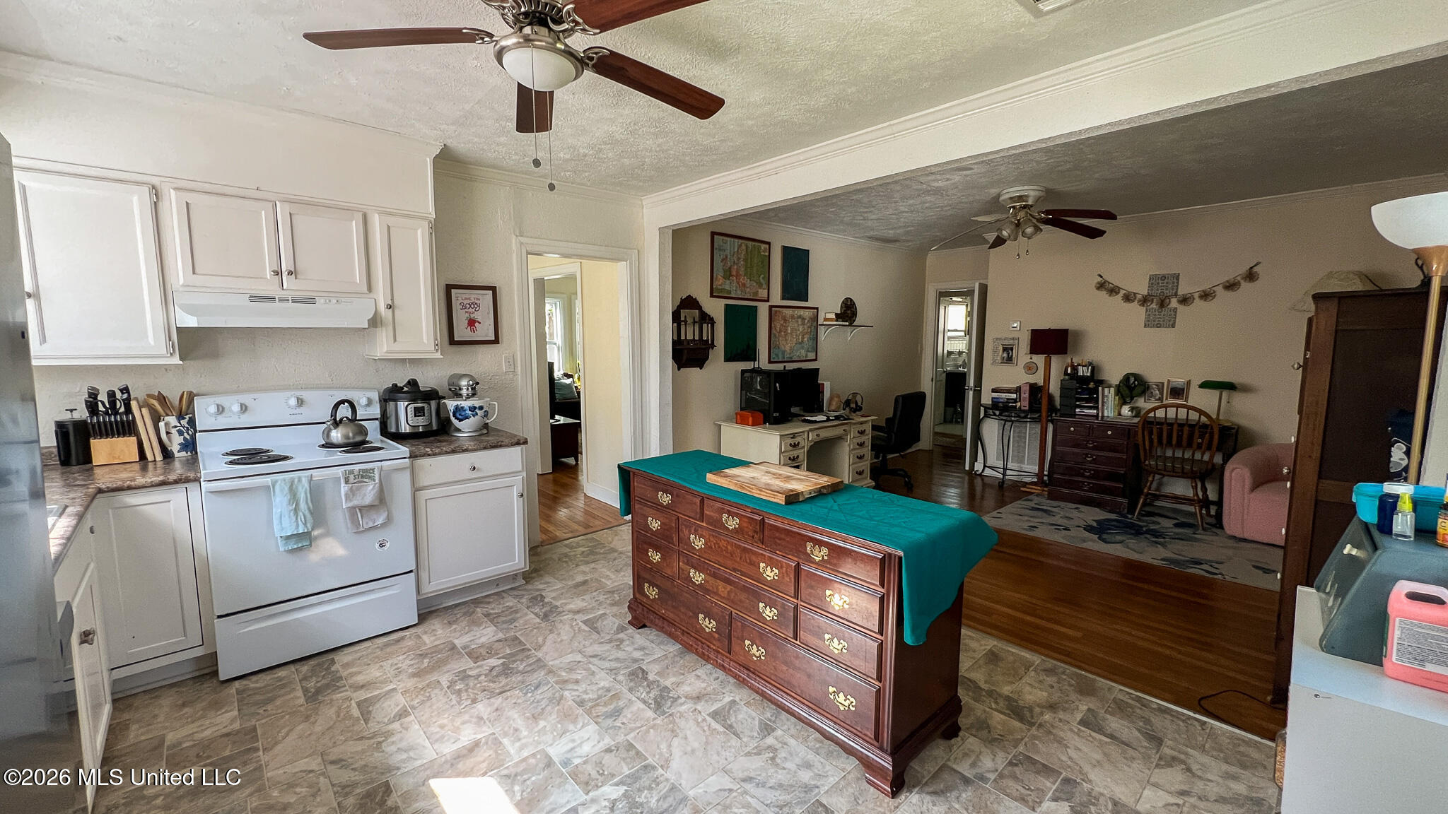 632 Woodbury Road