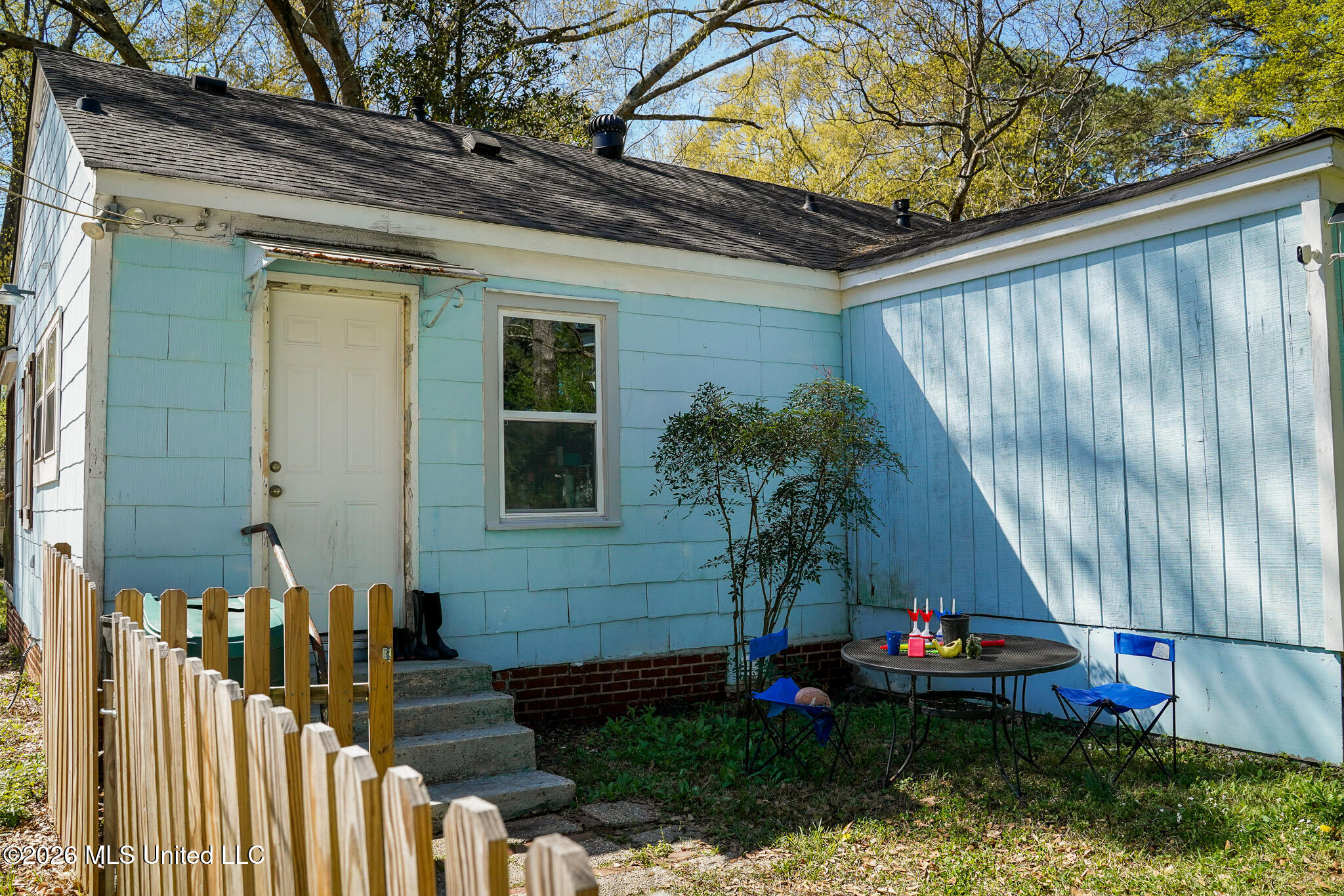 632 Woodbury Road