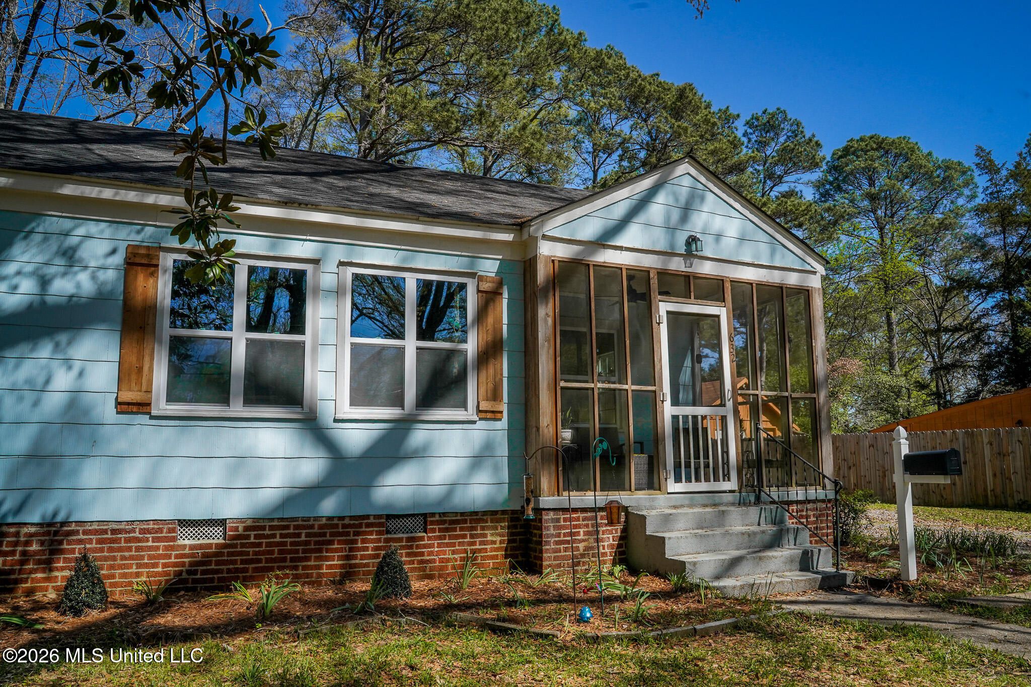 632 Woodbury Road