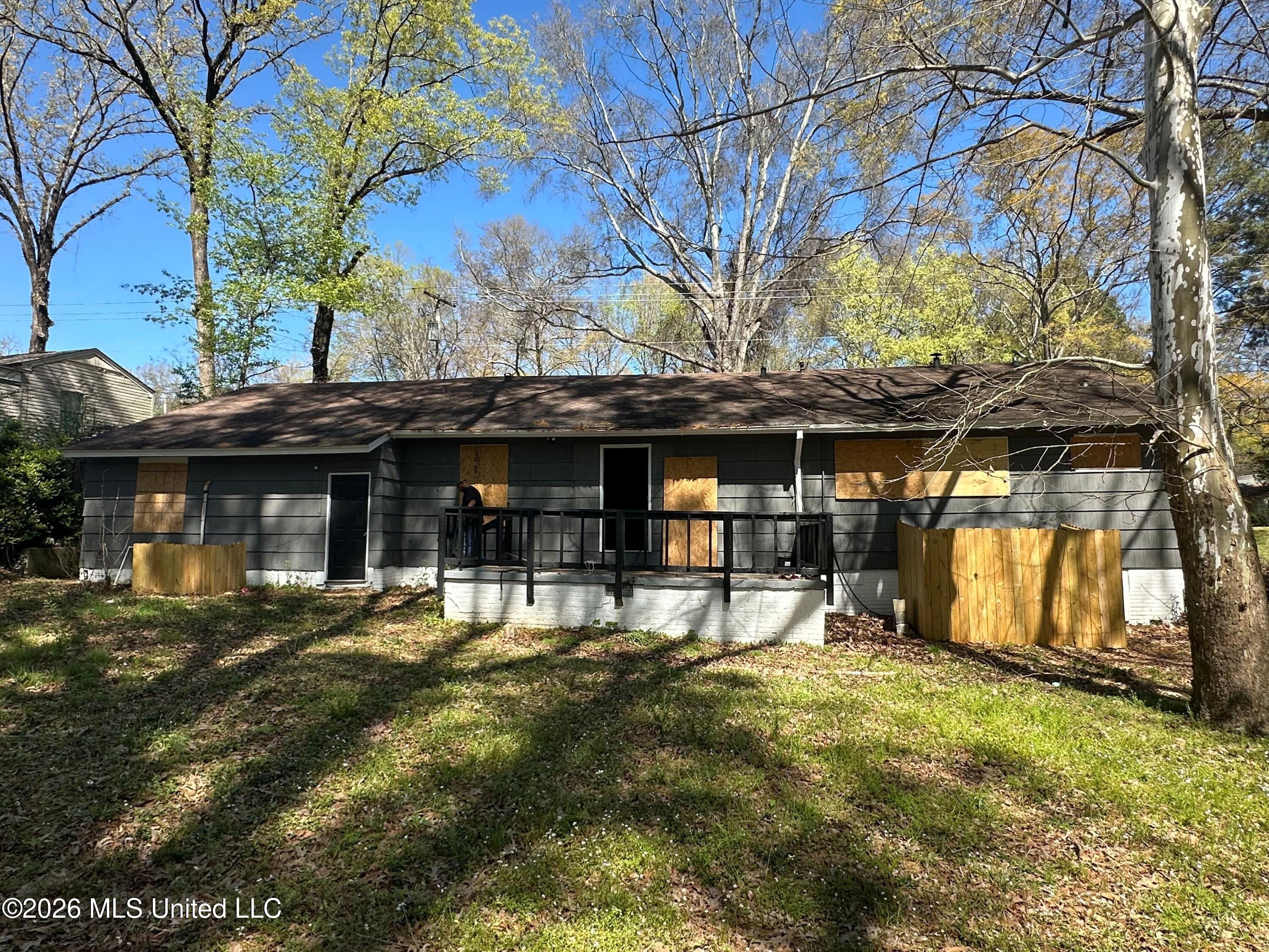 415 E Northside Drive