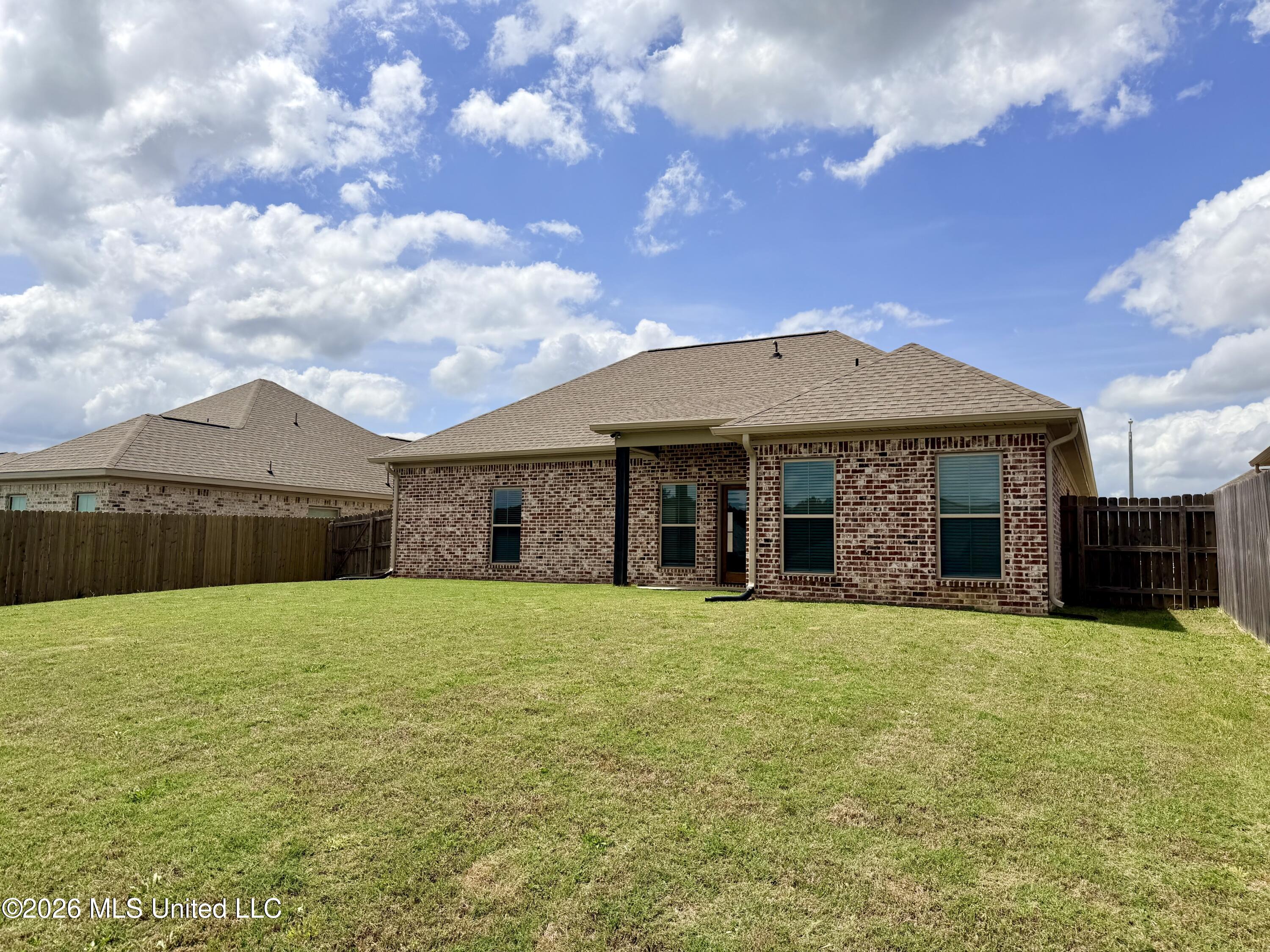 704 Cottonwood Way