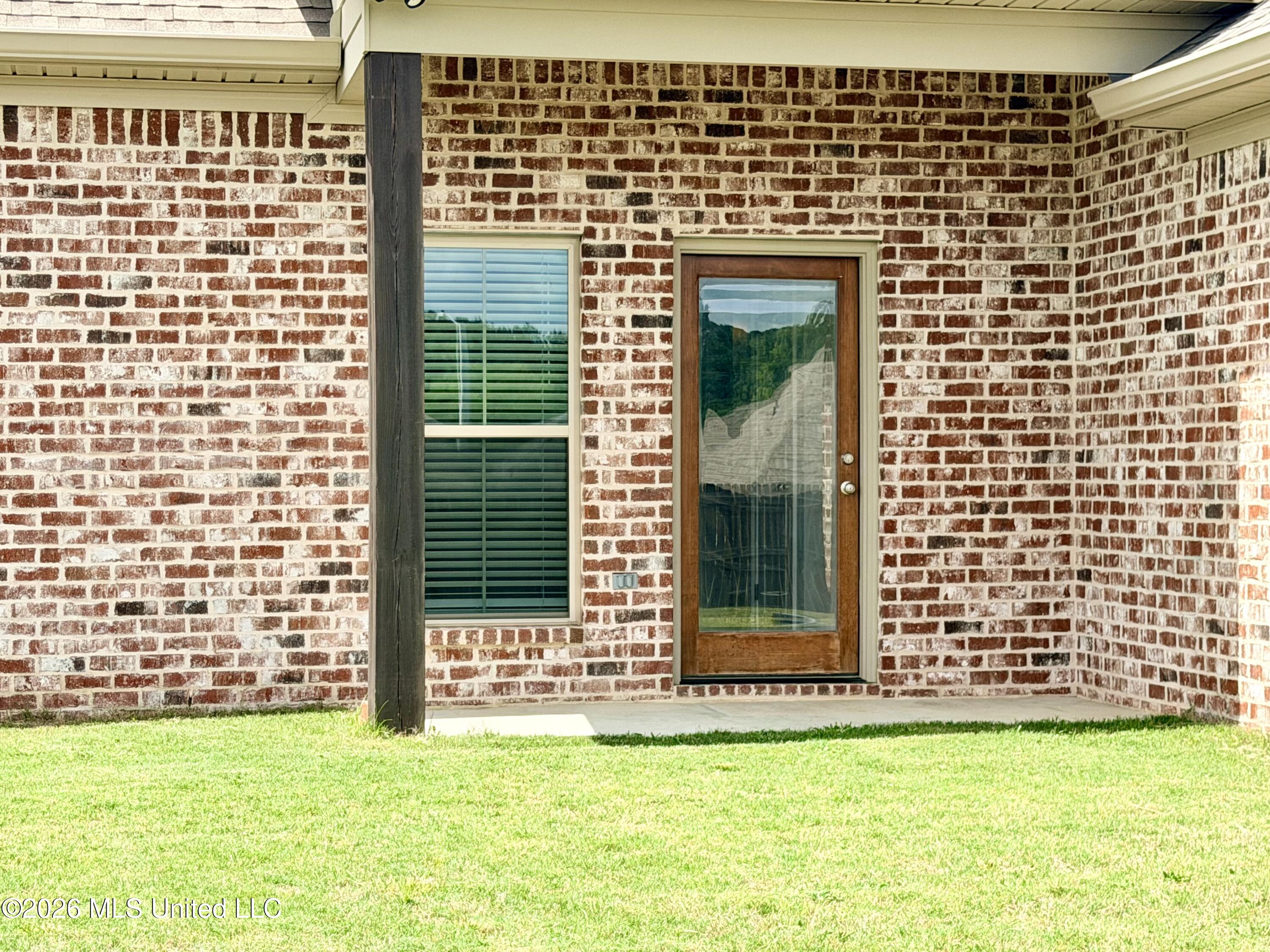 704 Cottonwood Way