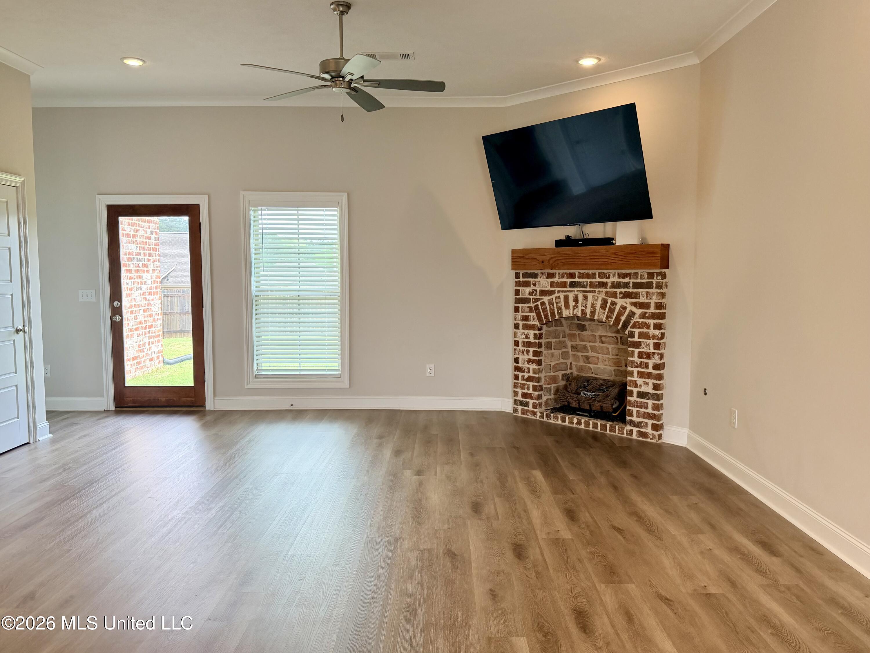 704 Cottonwood Way