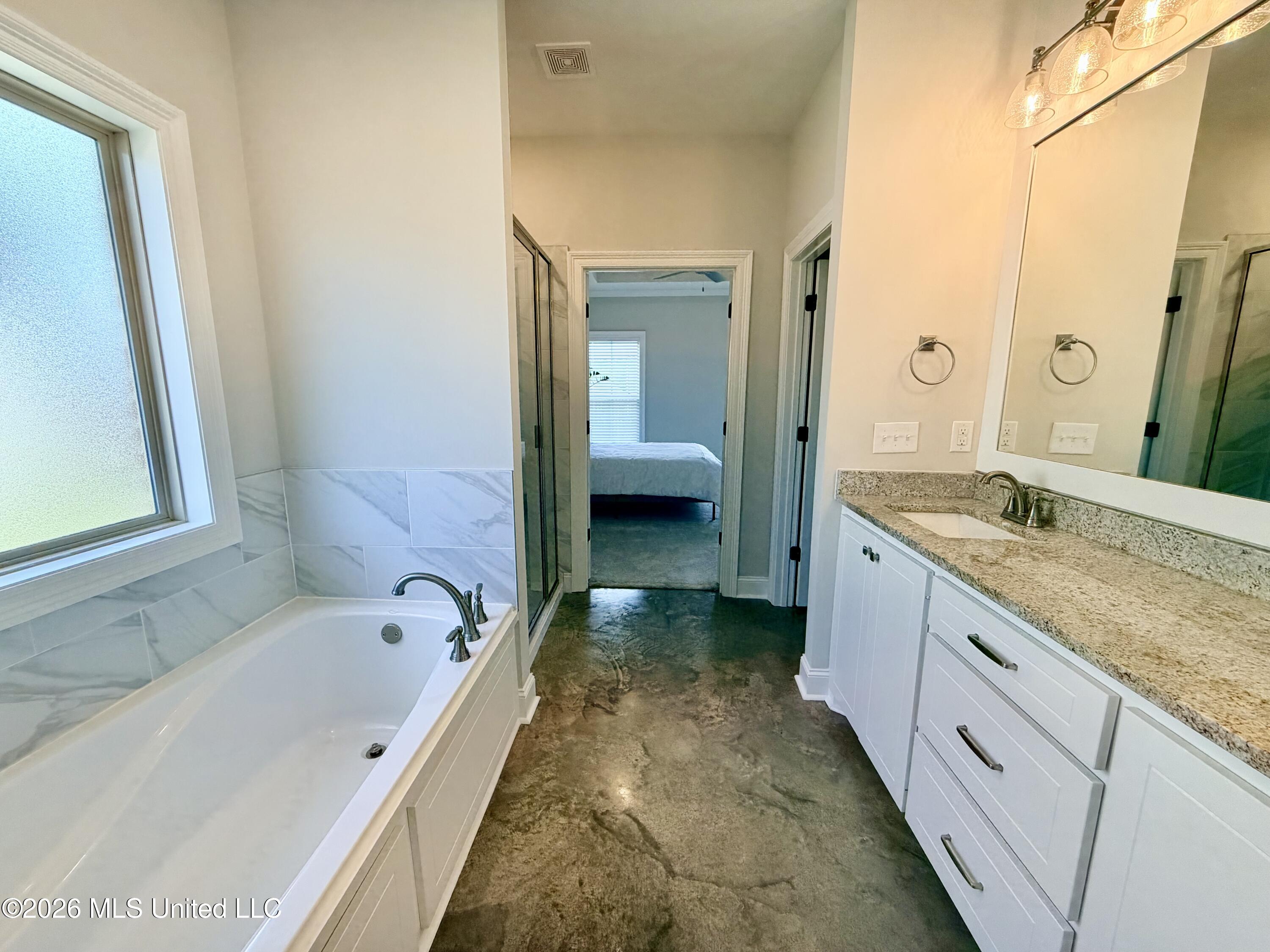 704 Cottonwood Way