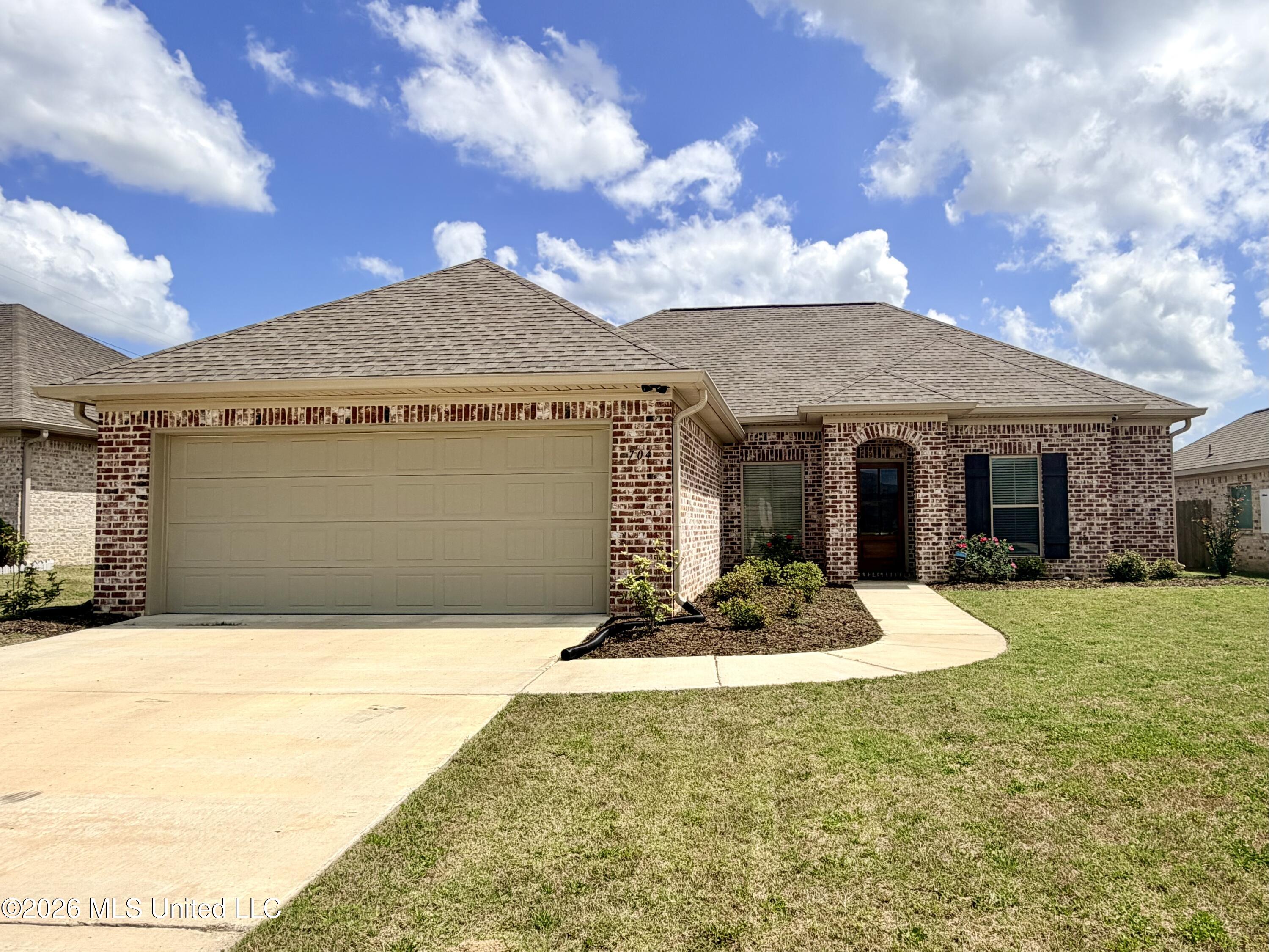 704 Cottonwood Way