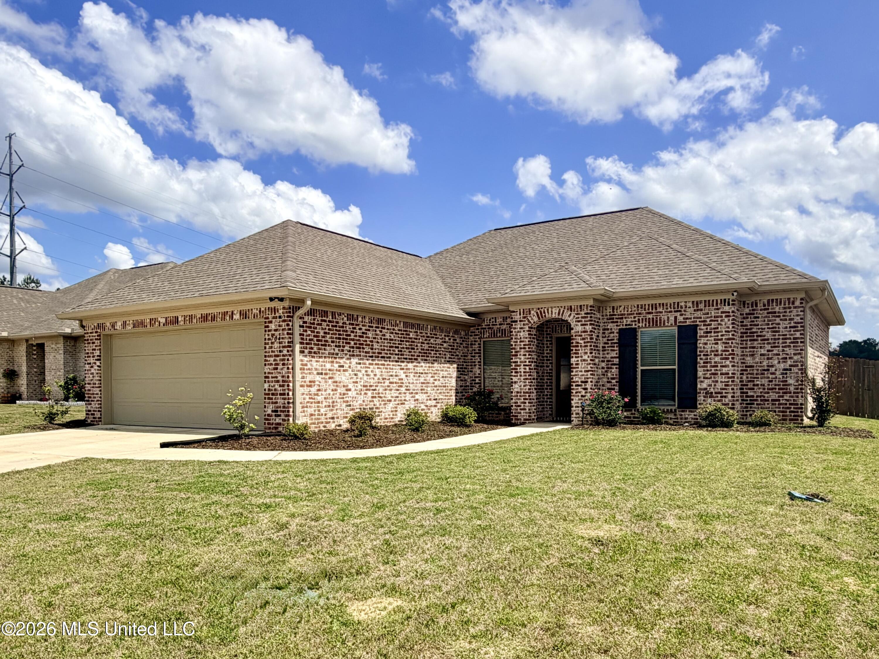 704 Cottonwood Way