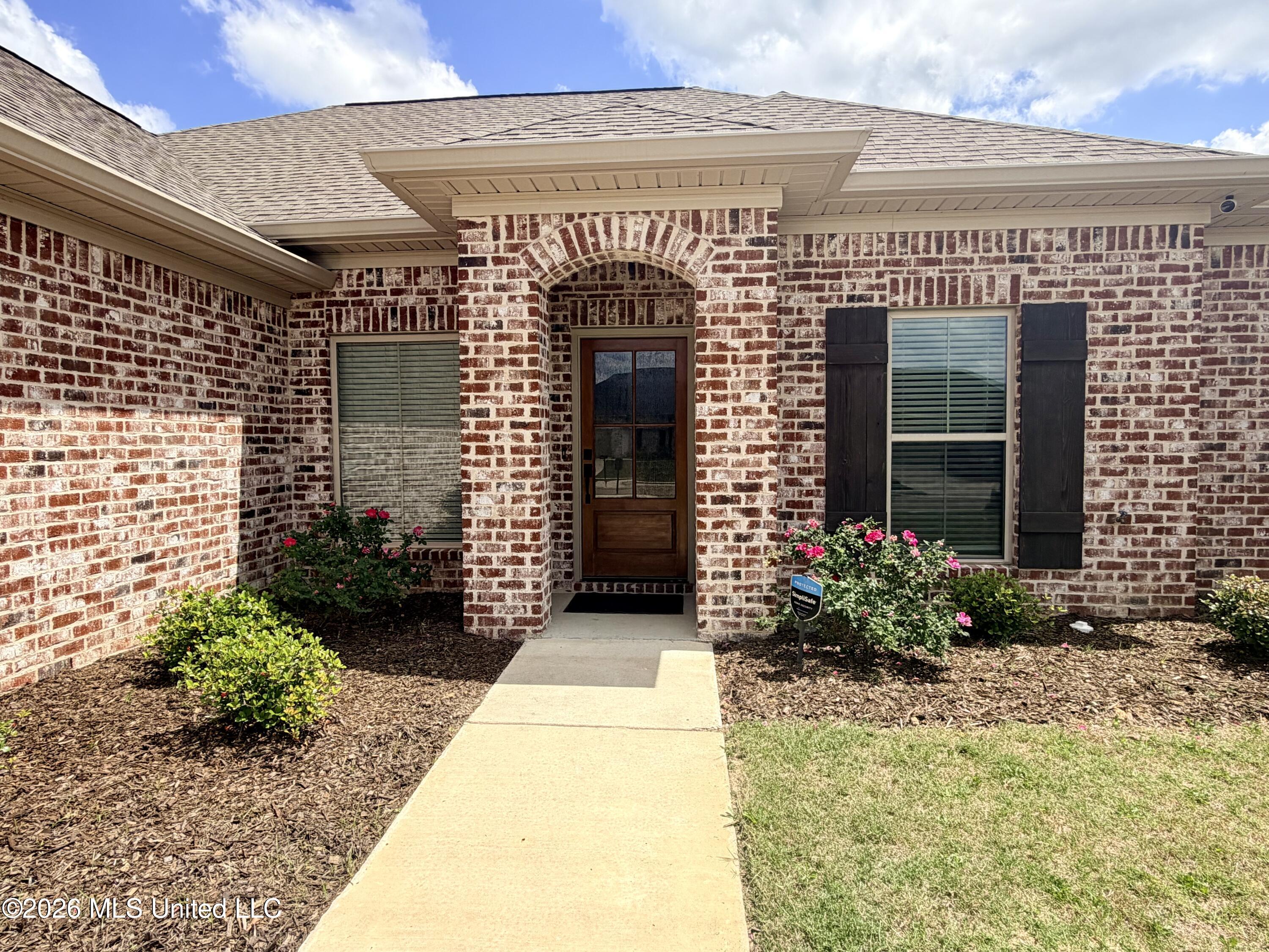 704 Cottonwood Way