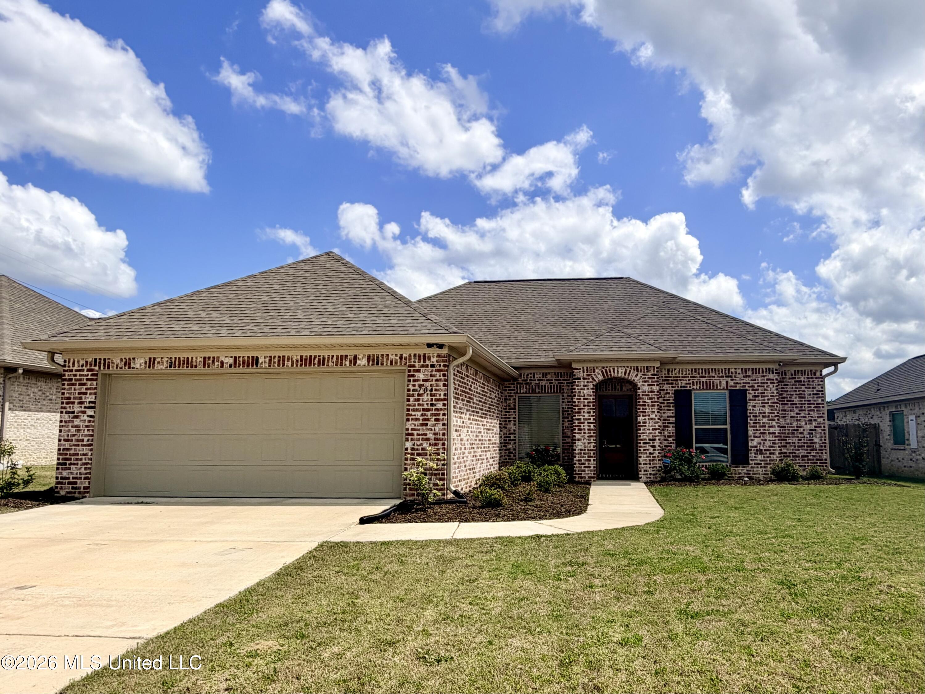704 Cottonwood Way
