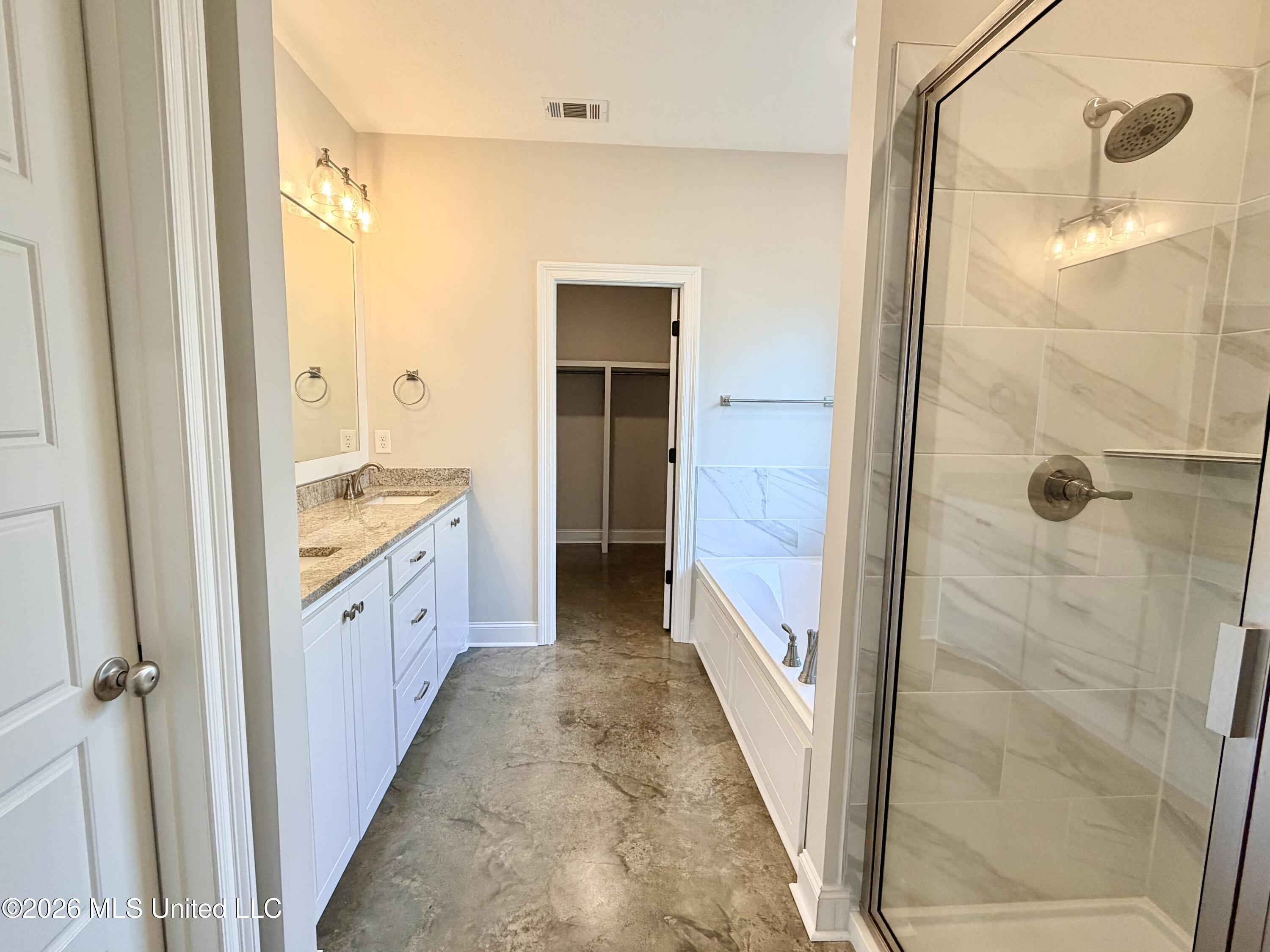 704 Cottonwood Way