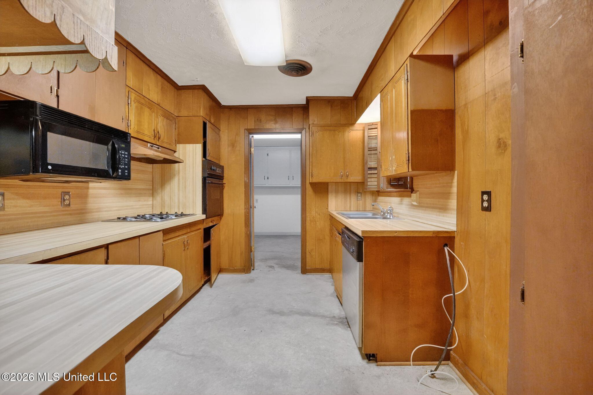 1136 Woodville Drive