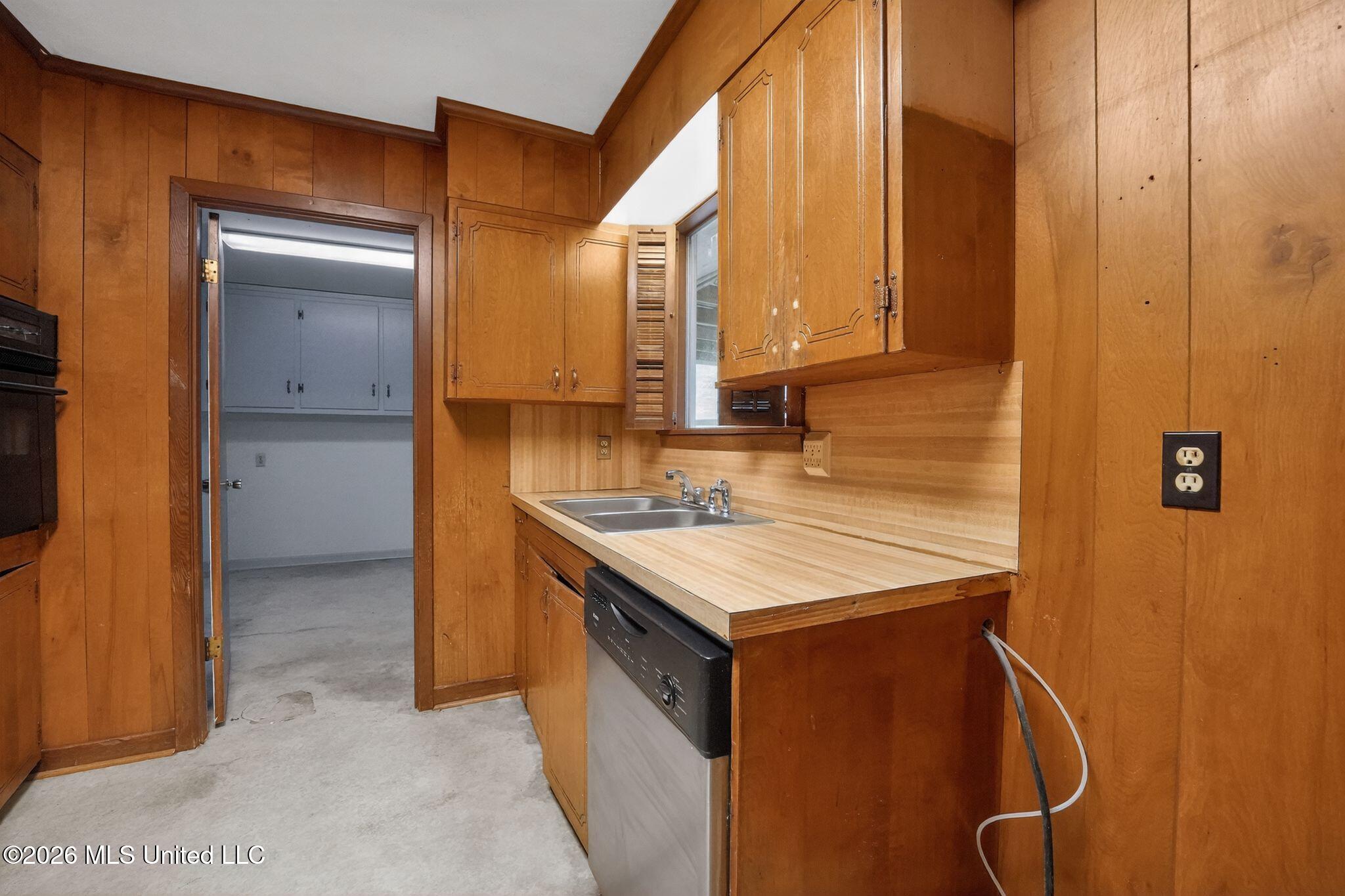 1136 Woodville Drive