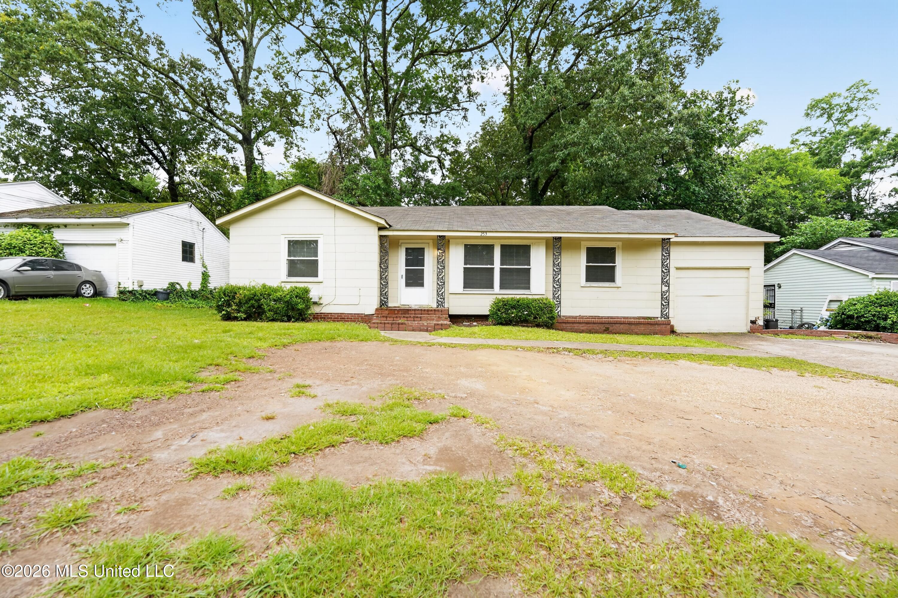 253 E Northside Drive