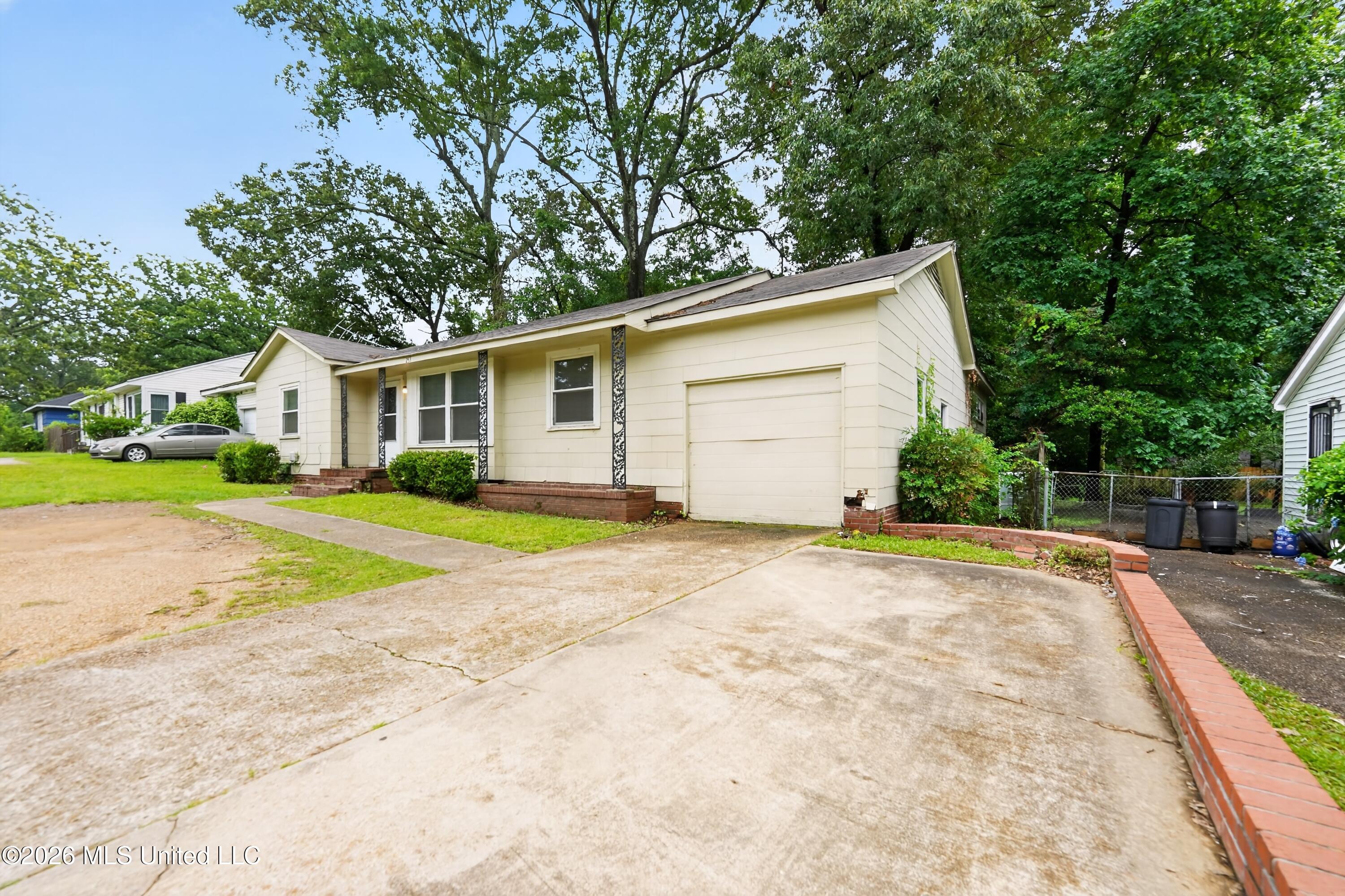 253 E Northside Drive