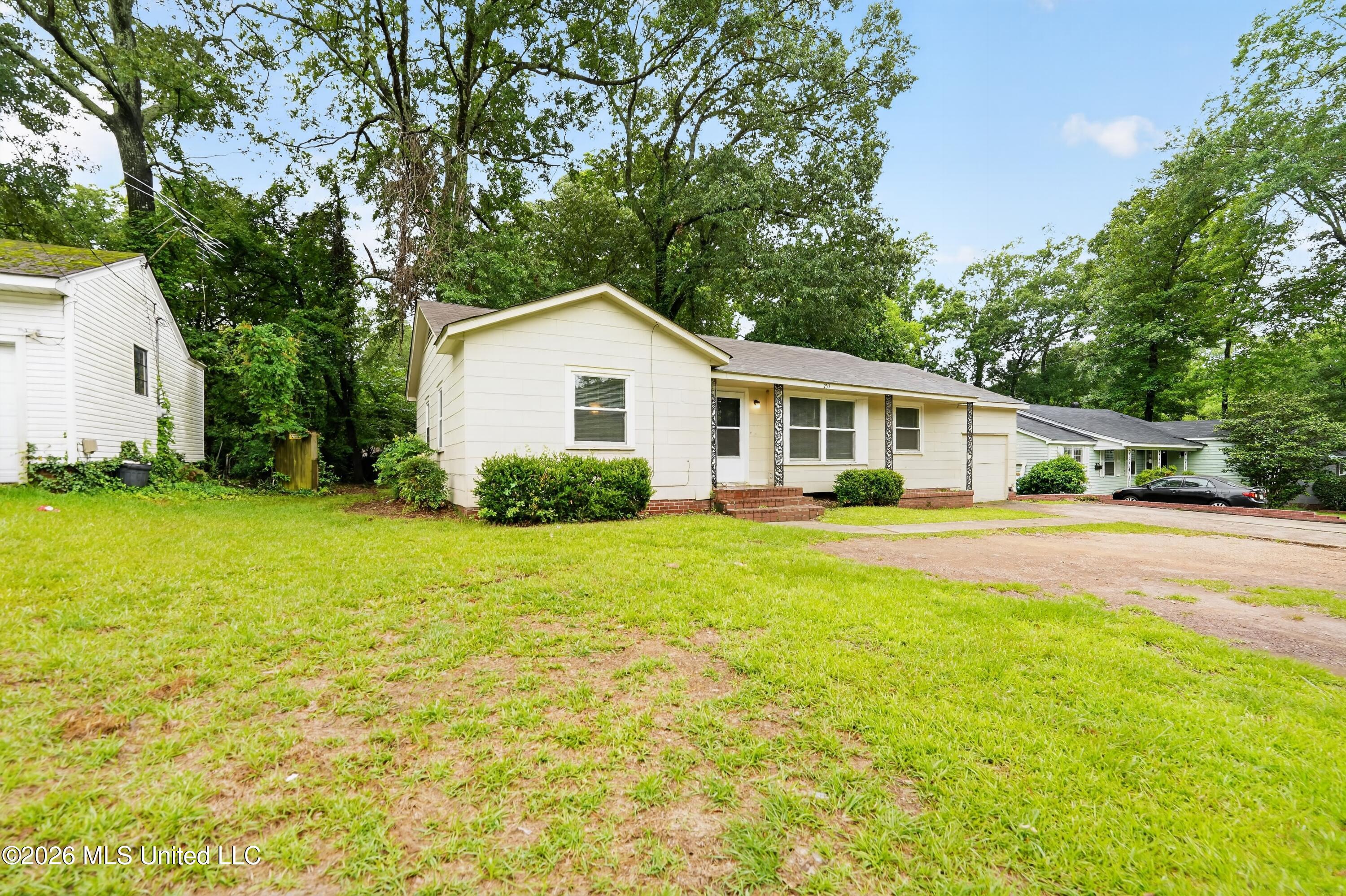 253 E Northside Drive