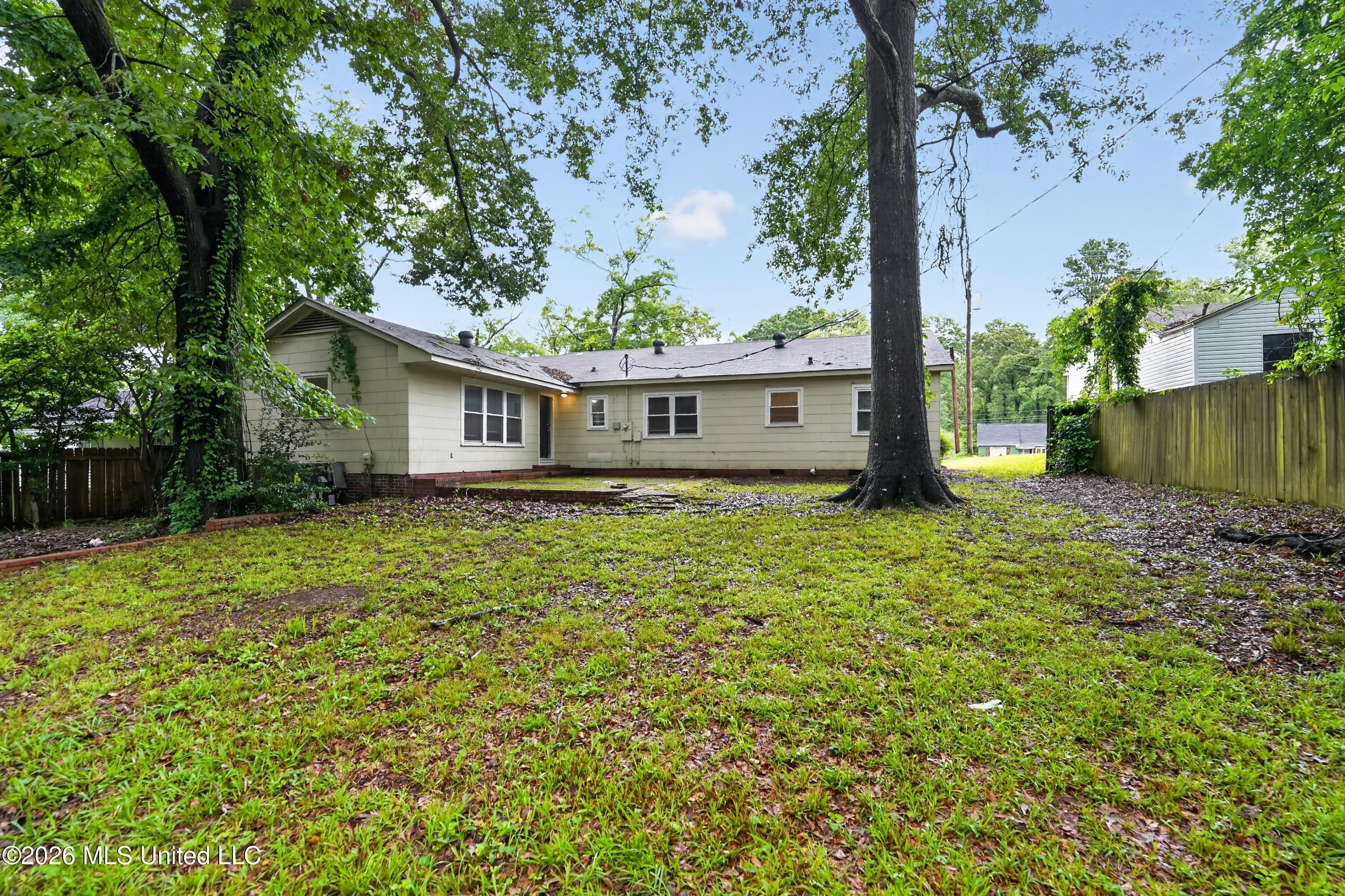 253 E Northside Drive