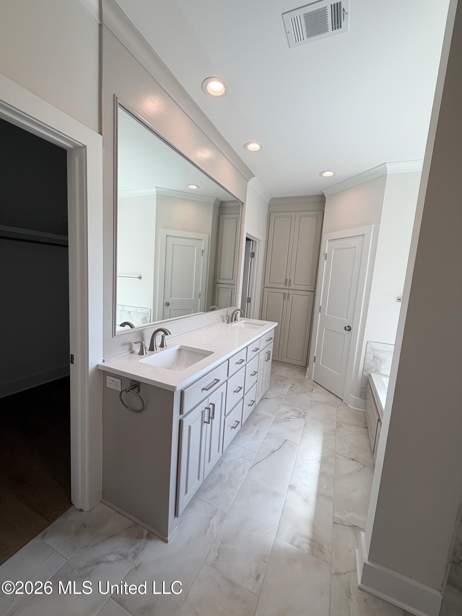 305 Mesa Cove