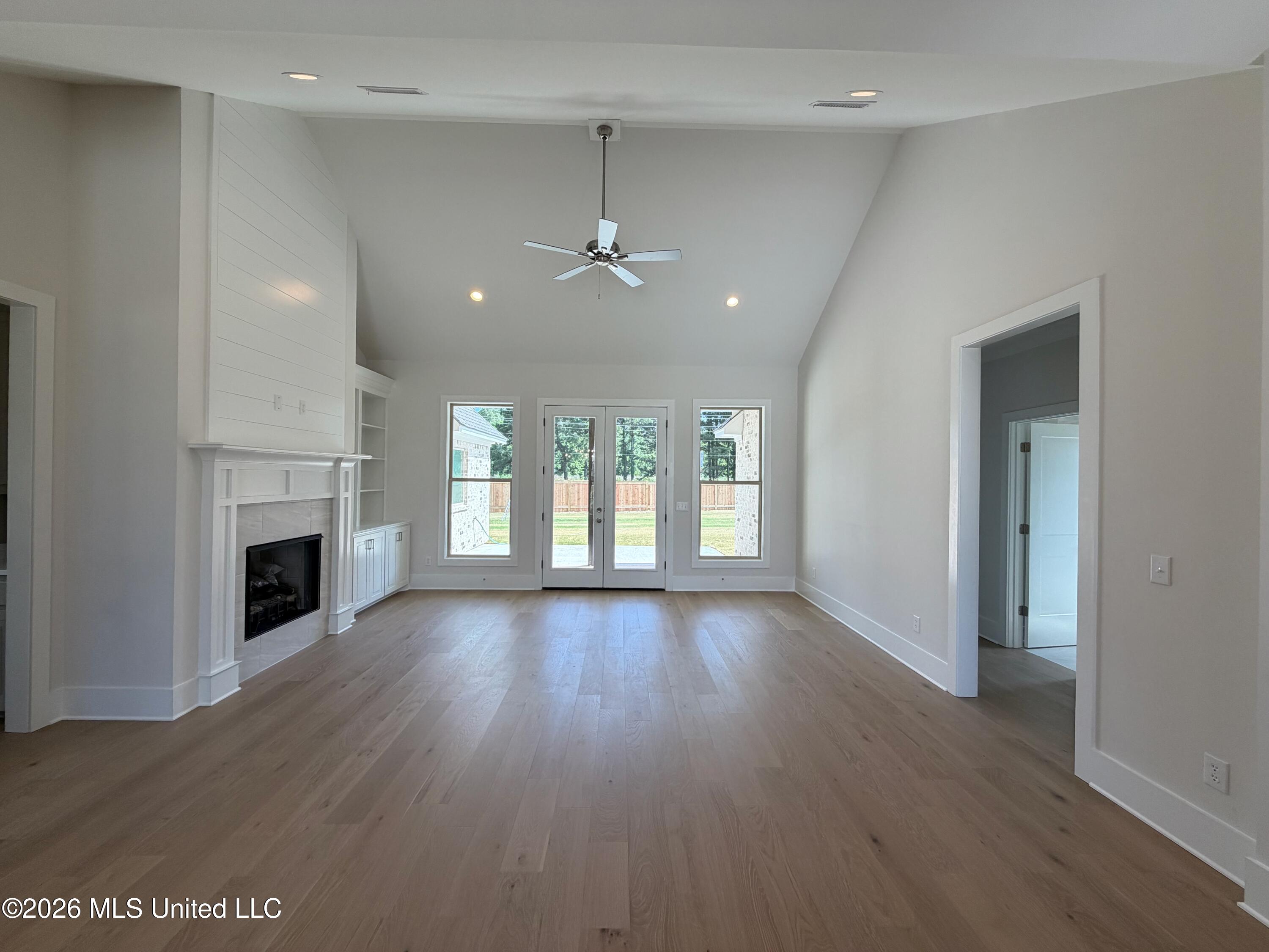 305 Mesa Cove