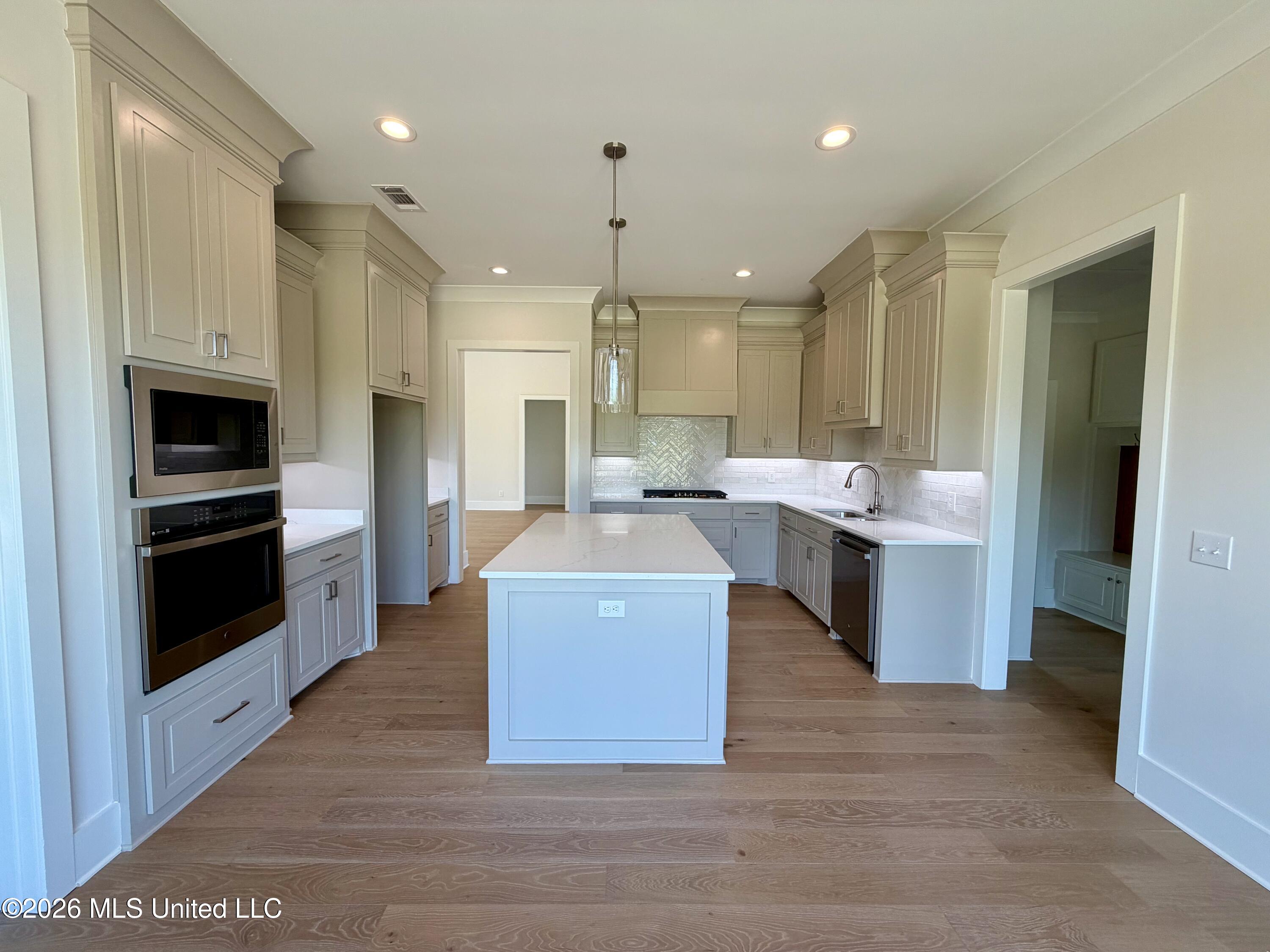 305 Mesa Cove
