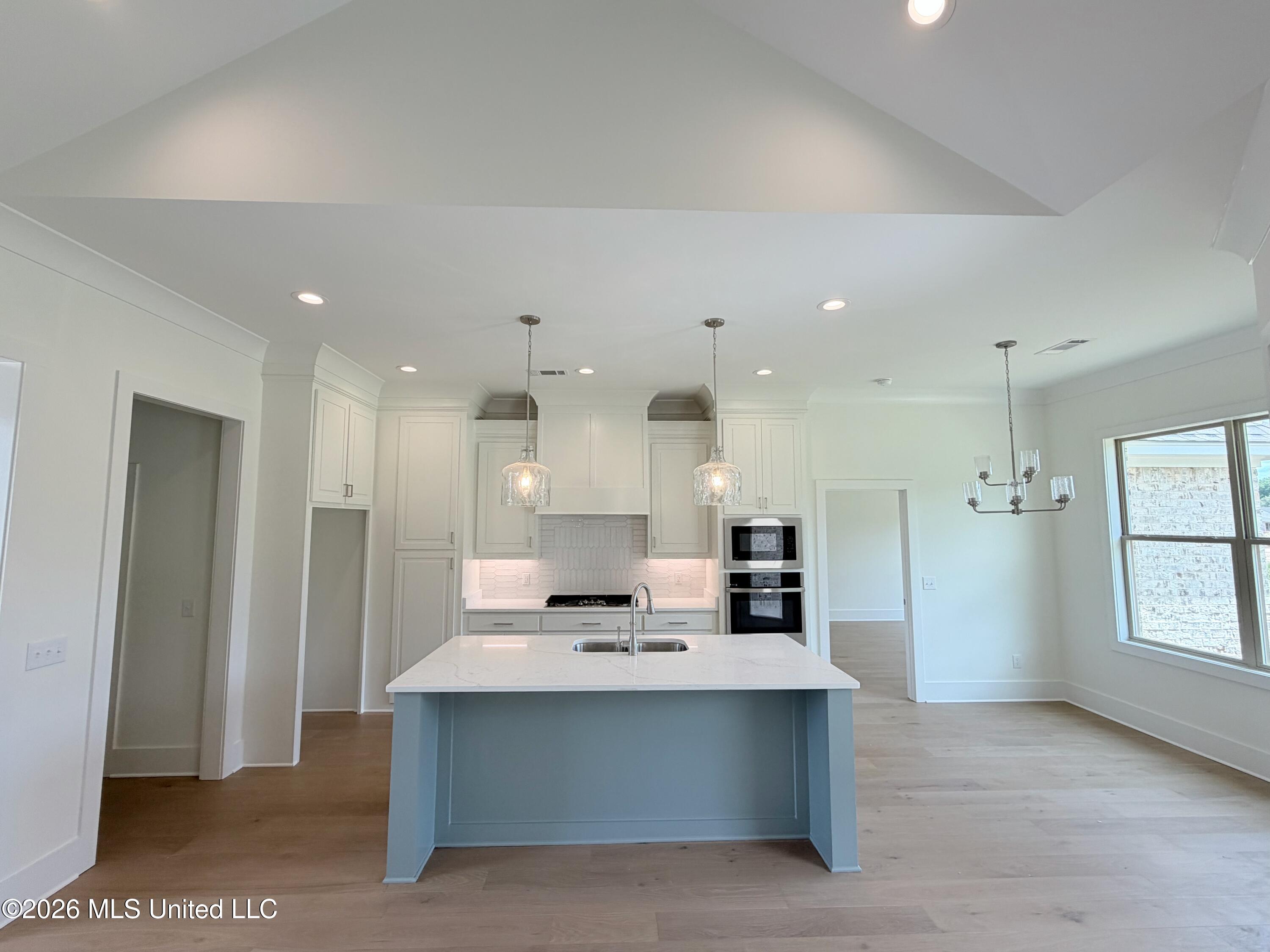 404 Alta Vista