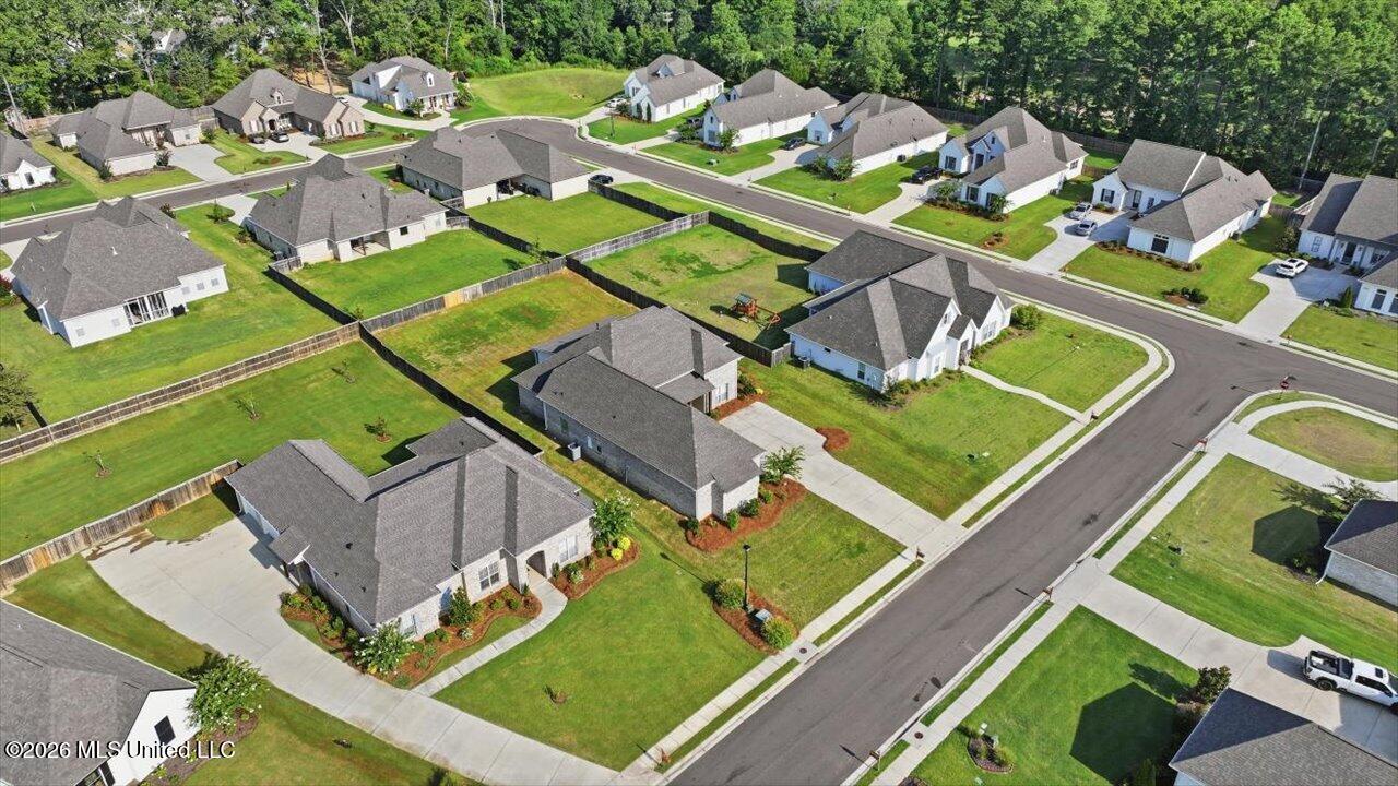 615 Crossvine Ridge