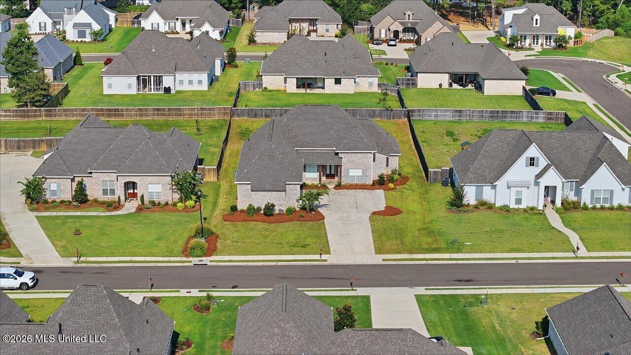 615 Crossvine Ridge