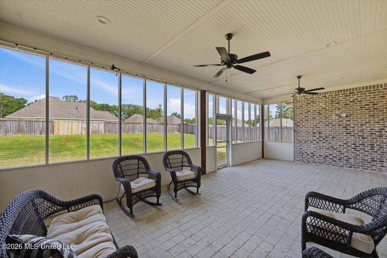615 Crossvine Ridge