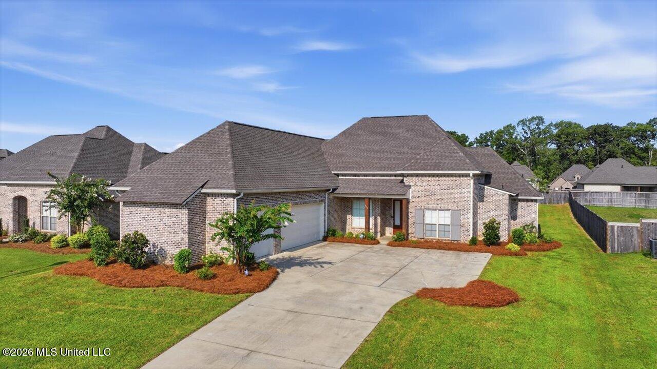 615 Crossvine Ridge