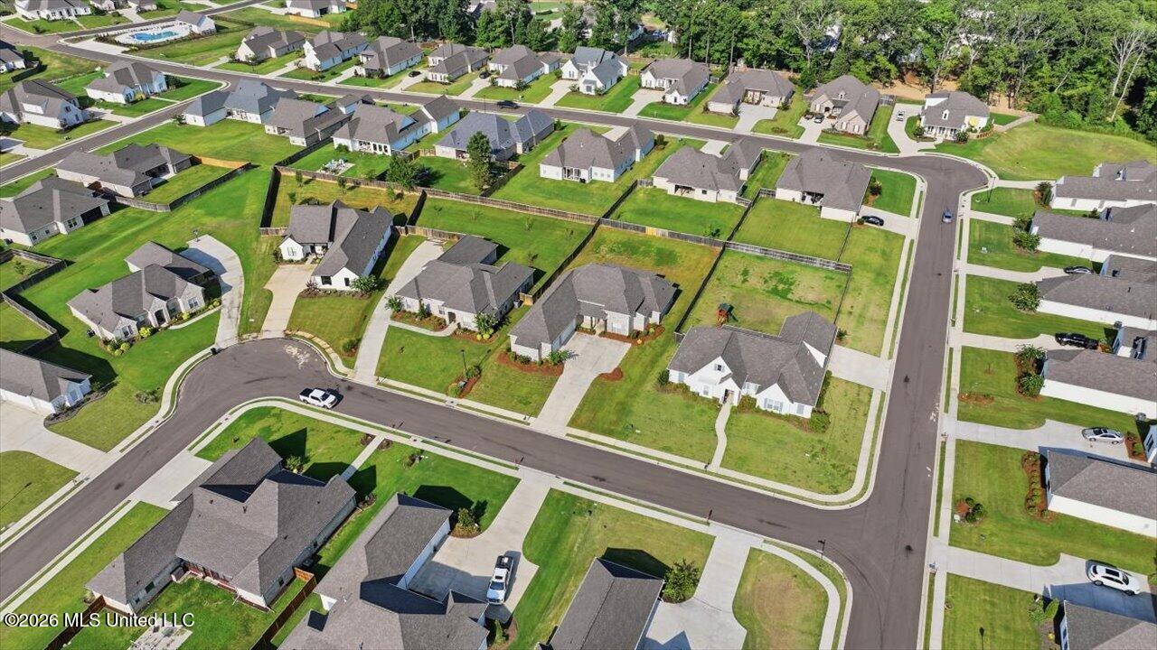 615 Crossvine Ridge
