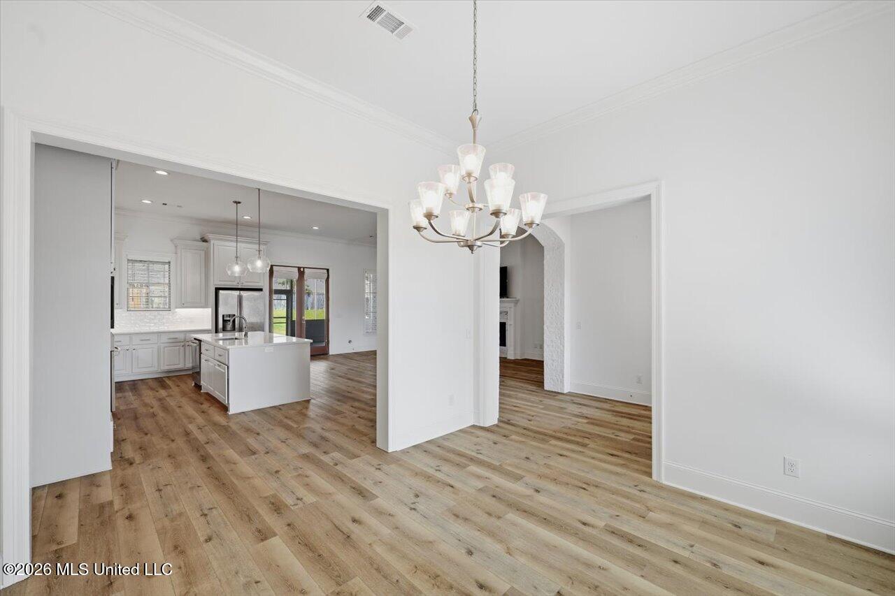 615 Crossvine Ridge