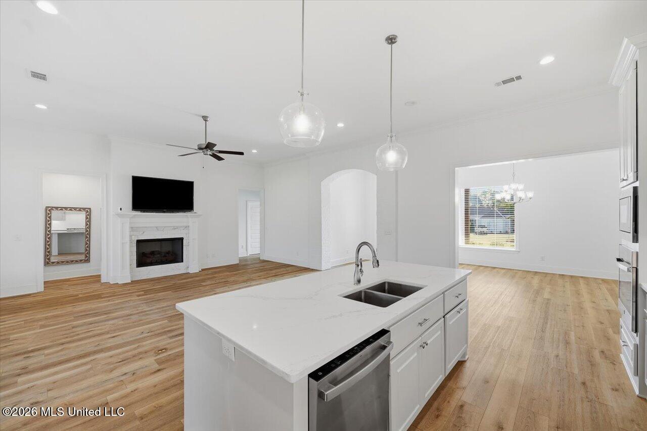 615 Crossvine Ridge
